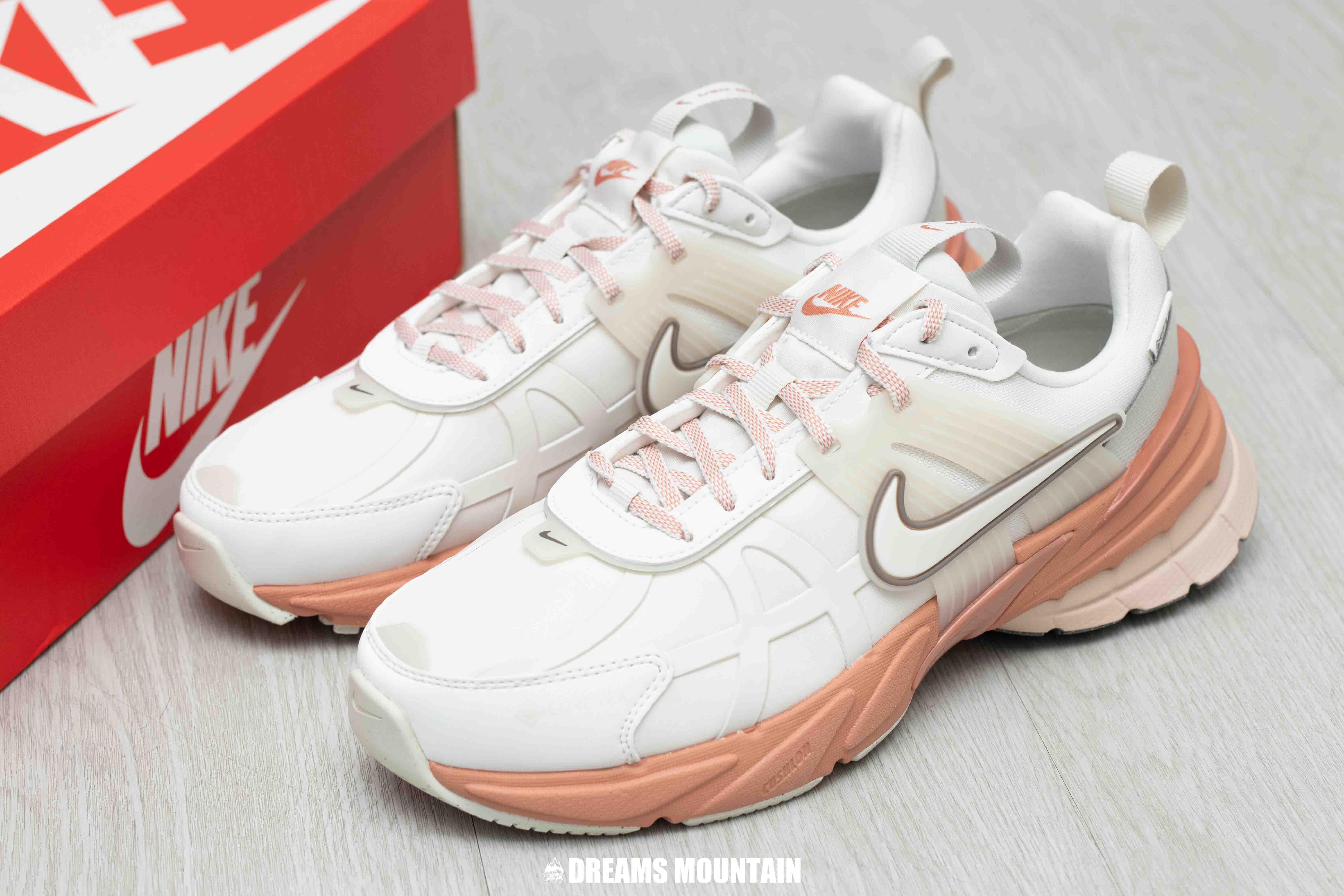 【預訂】NIKE V2K RUN GTX "老爹鞋" 霧灰白紅茶-WOMEN