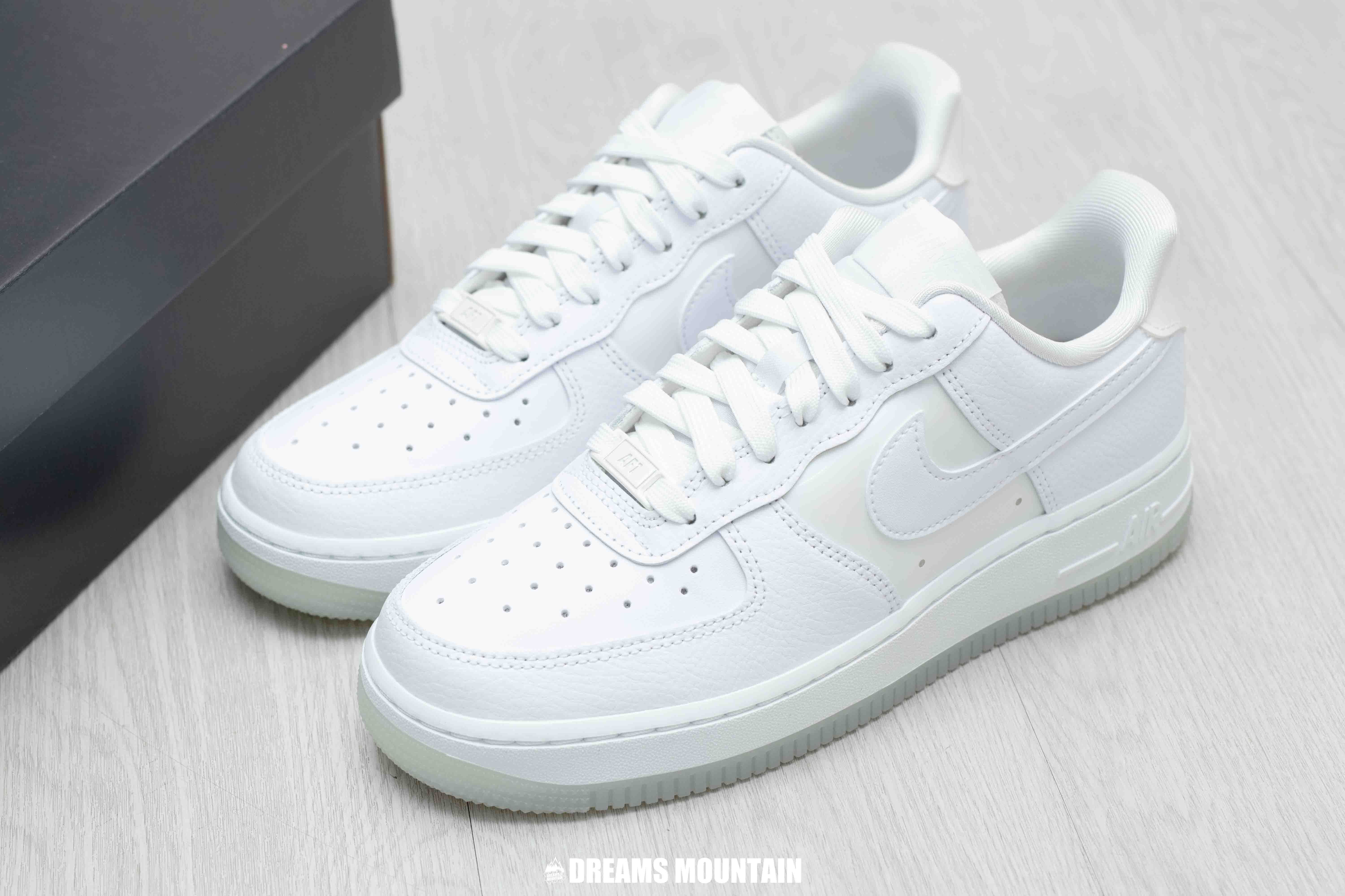 【預訂】NIKE AIR FORCE 1 07 白珠光 -WOMEN