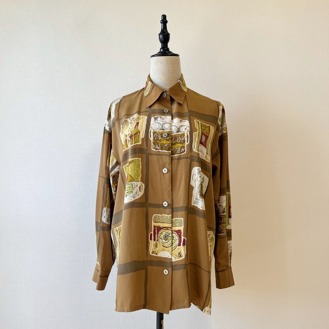 日本製奶茶啡色藝術圖案上衣