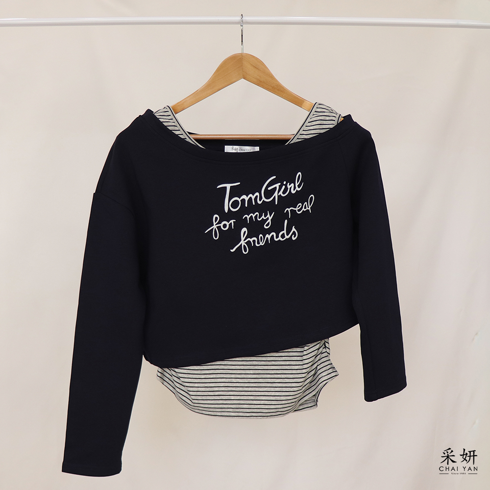 二件式 刷絨字母斜肩長袖上衣+橫條紋背心