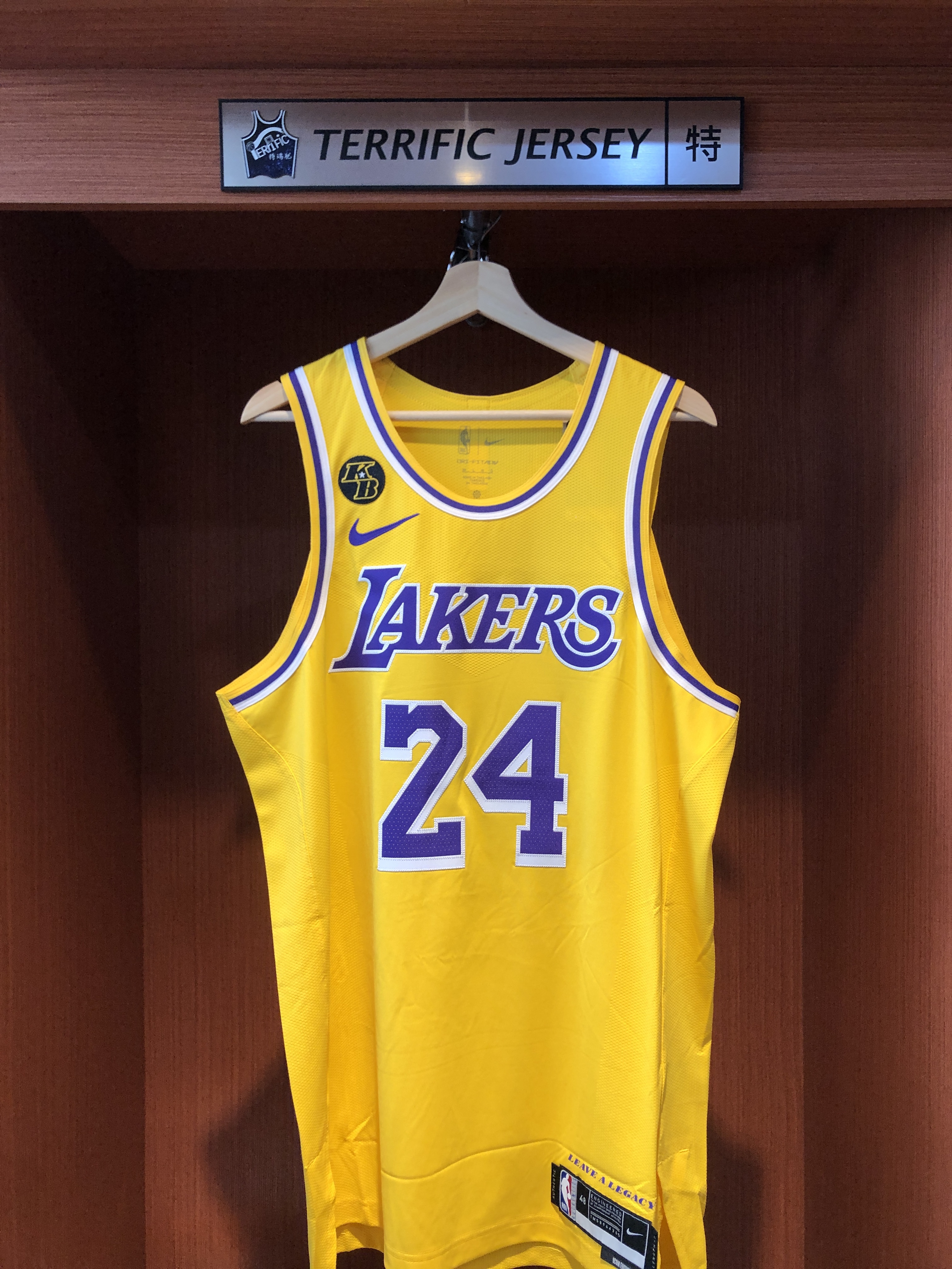 NBA球衣 Kobe Bryant 洛杉磯湖人黃 Icon Nike Authentic 球員版 電繡 含KB紀念章 車縫 全新