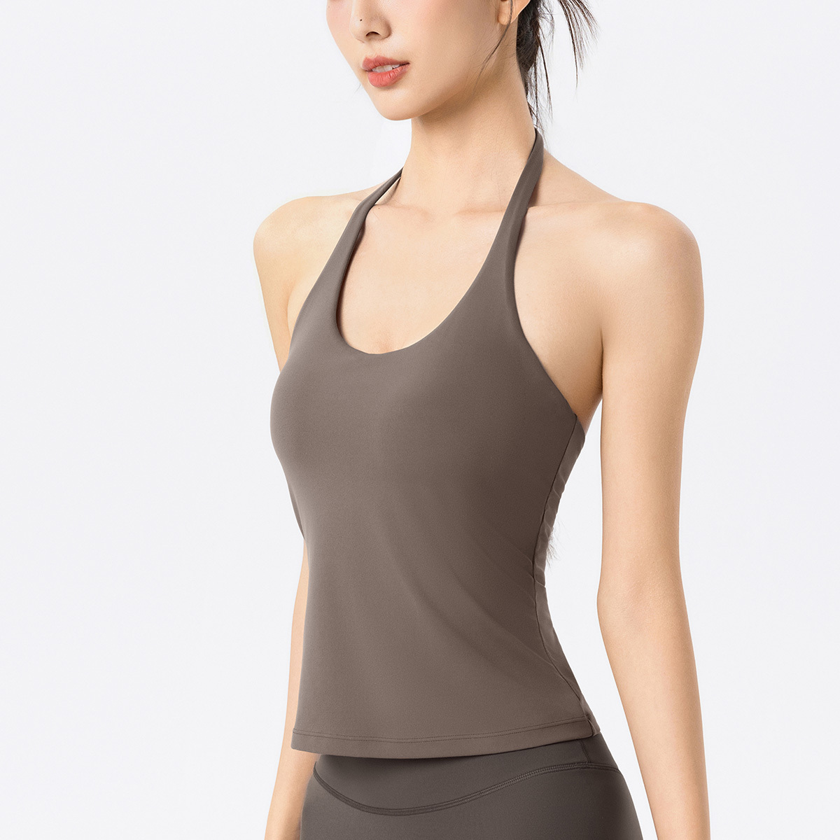 繞頸露背含罩杯瑜珈/運動/機能長版背心【半固定襯墊/下厚上薄】