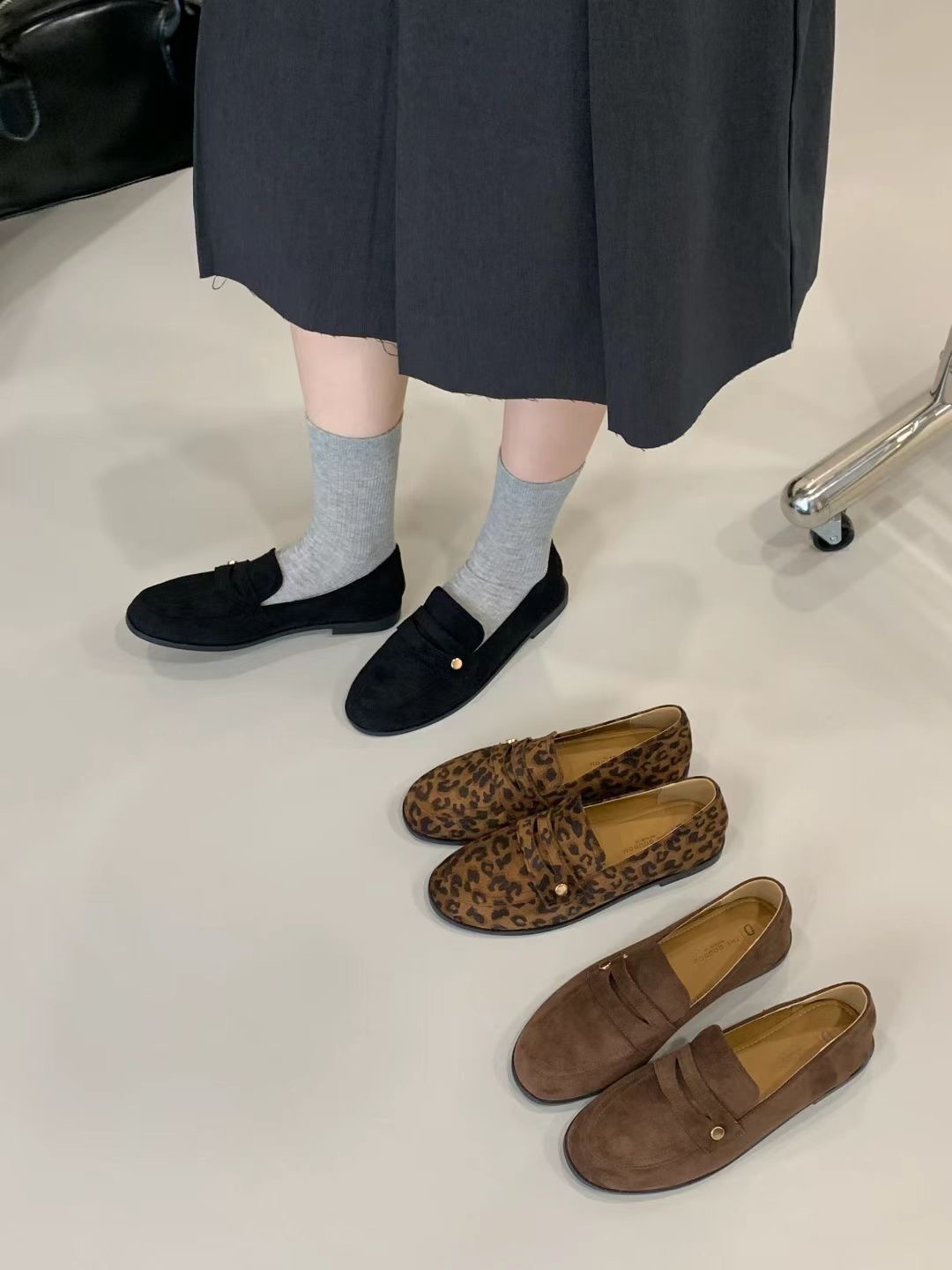 小圓扣絨面樂福鞋