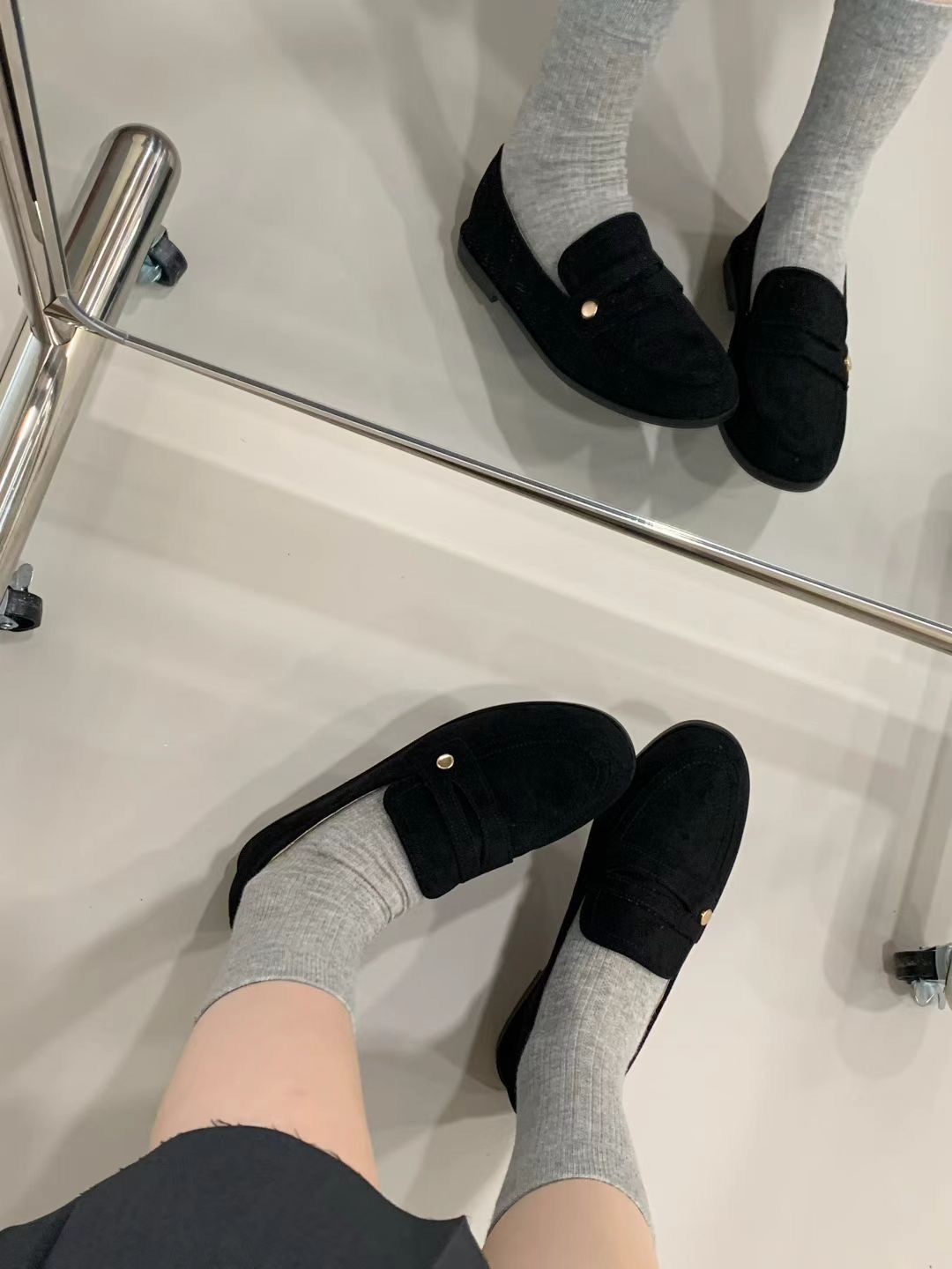 小圓扣絨面樂福鞋