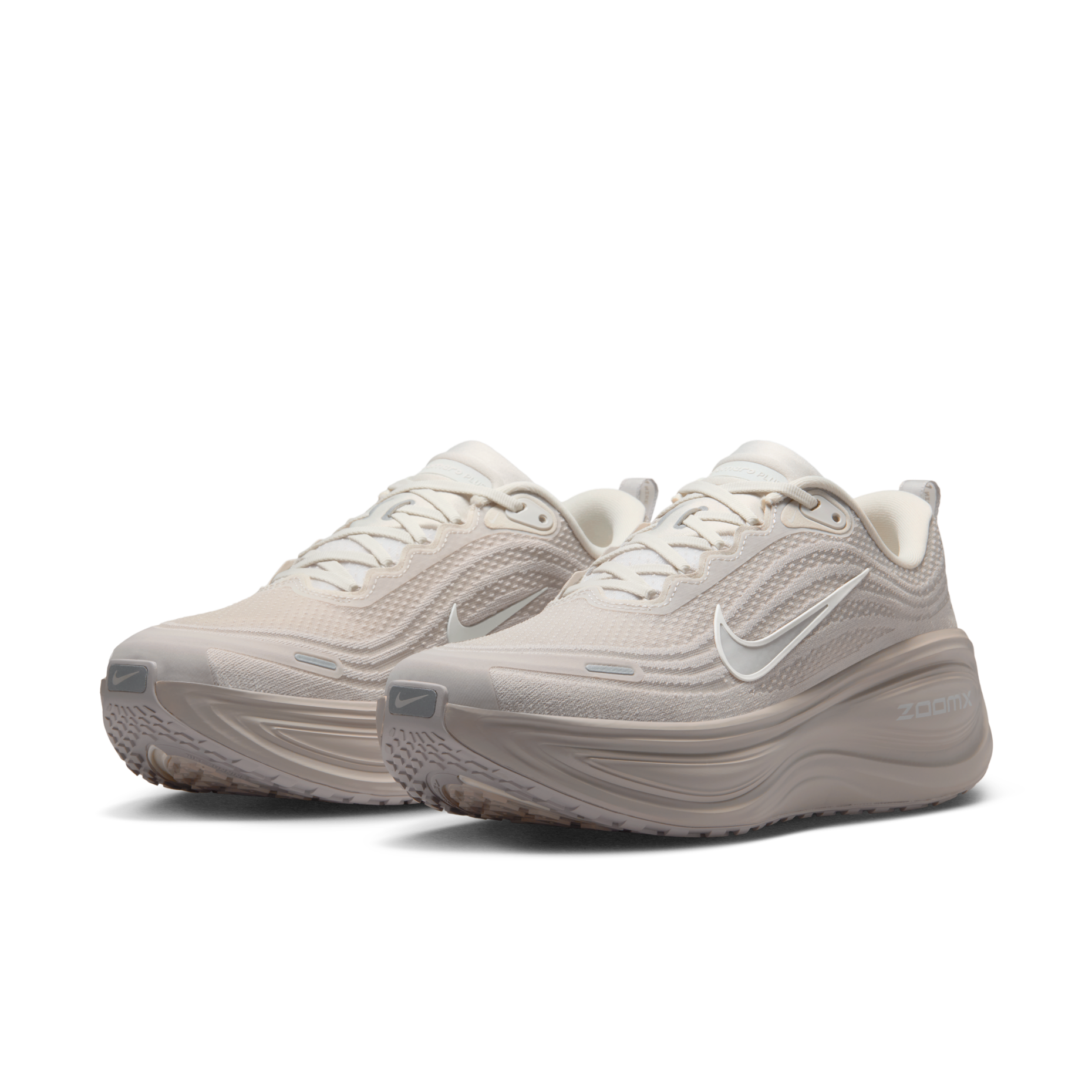 男鞋 NIKE VOMERO PLUS 奶茶 氣墊 緩震 網布 透氣 休閒 跑步 運動鞋【HV8150-001】