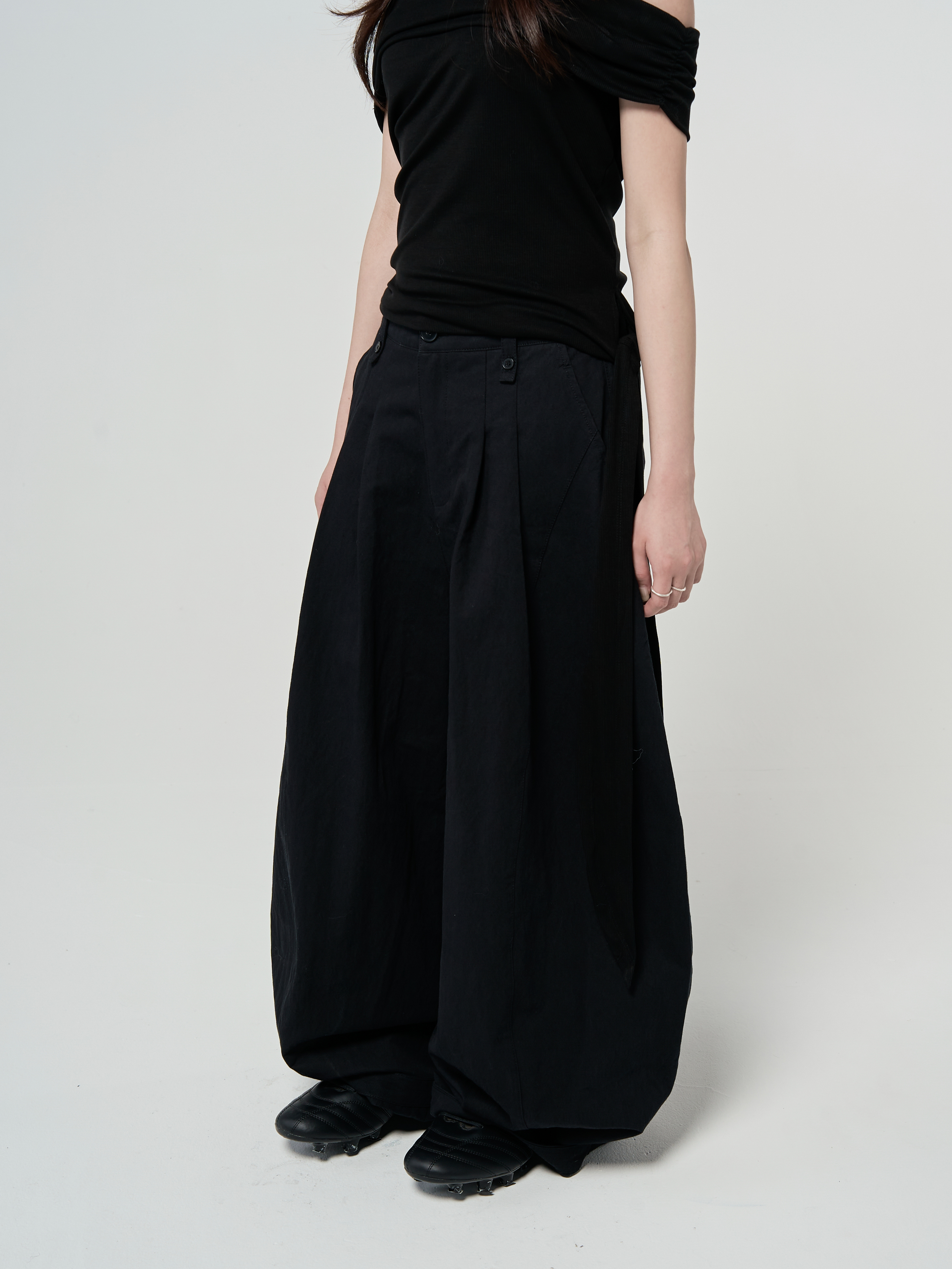 量感摺縫氣球長褲-黑