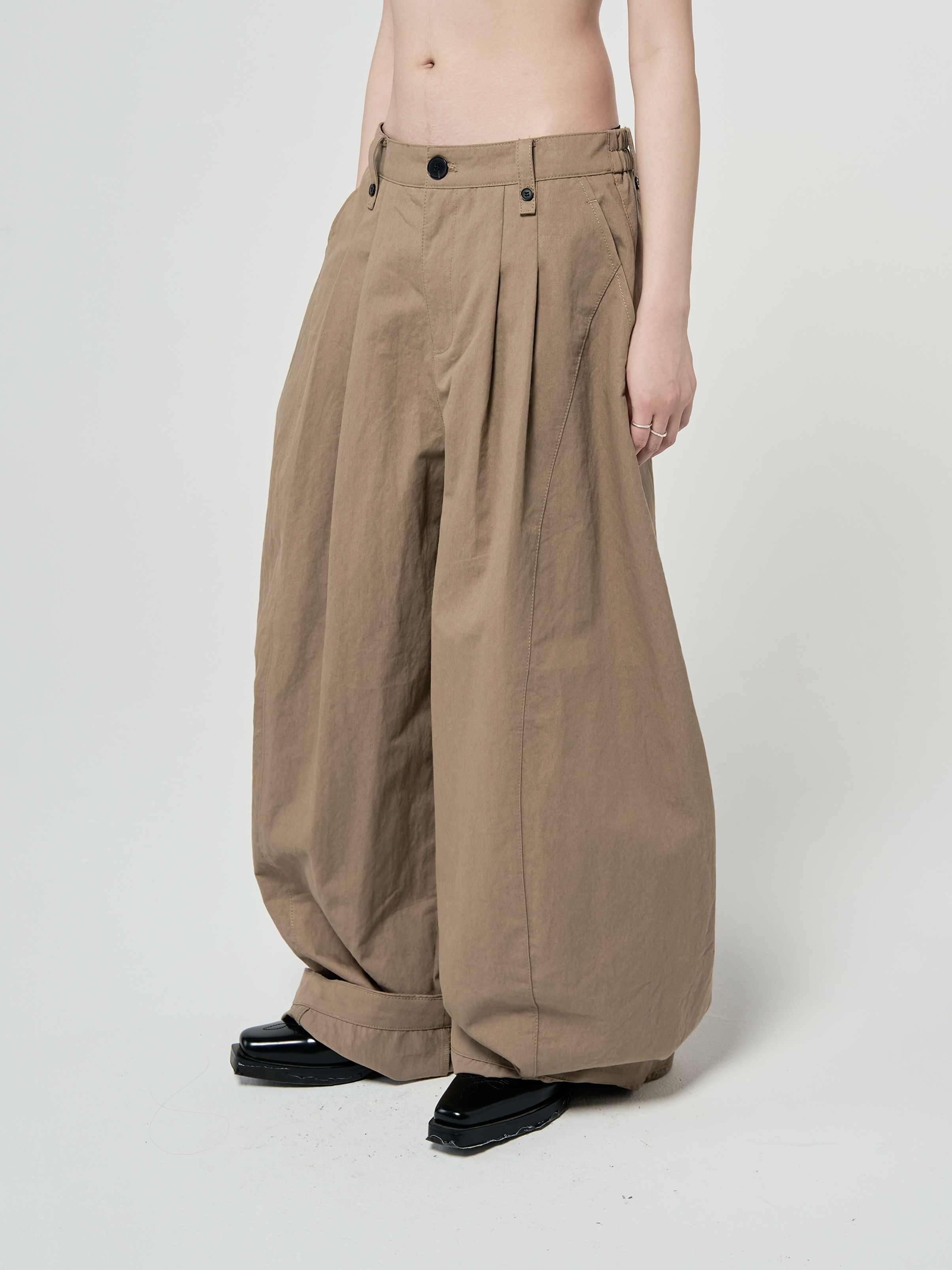 量感摺縫氣球長褲-棕