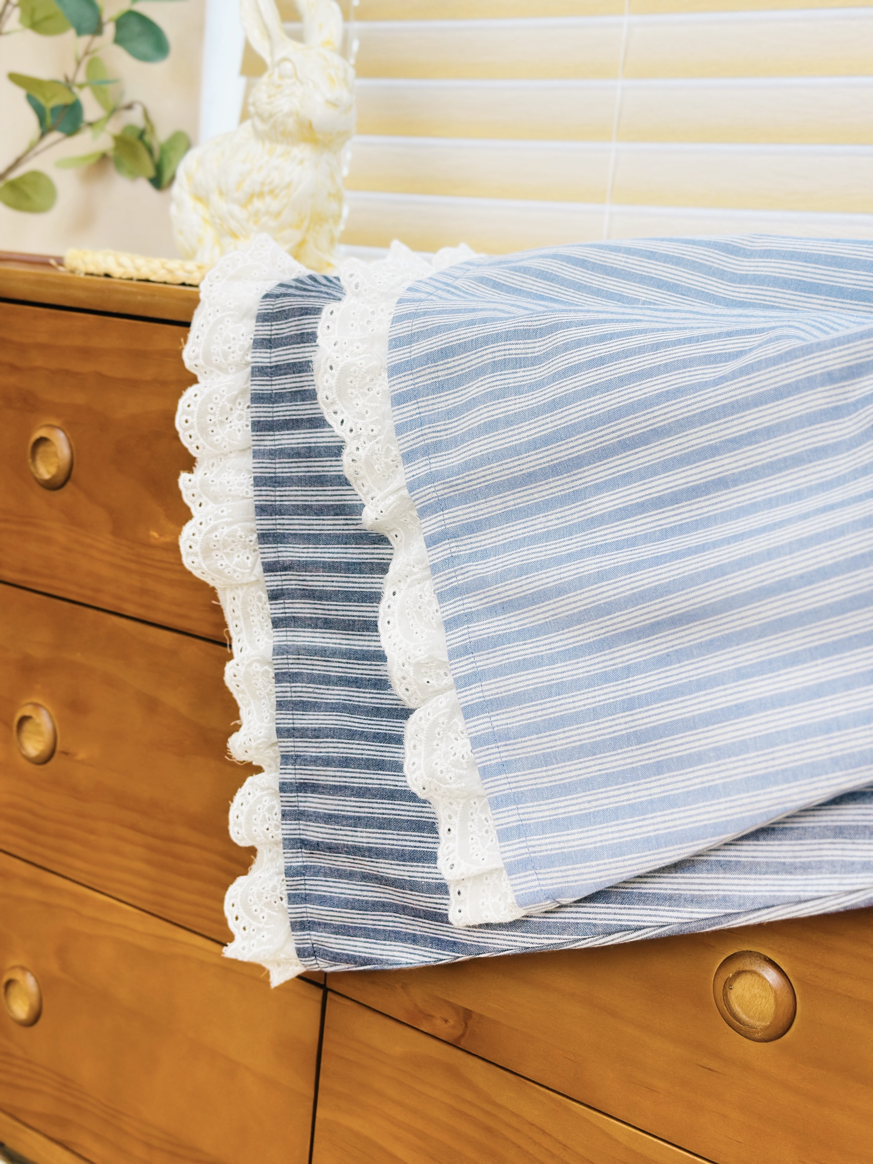 兩色 / 條紋蕾絲包邊半身裙 / Lace Hem Pinstripe Midi Skirt