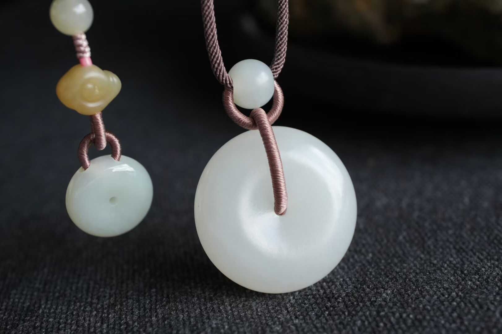 和田玉藕粉平安扣掛件 (28.3mm直徑),天然和田玉軟玉