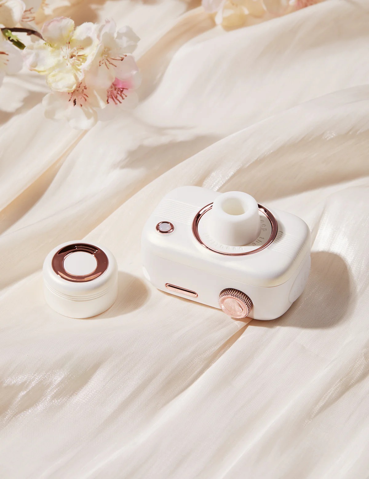 BeYourLover Alberta 相姬APP版 乳夾 吸吮 跳蛋 三合一 白色