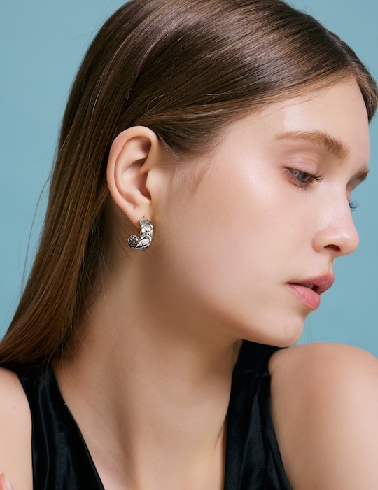 質感寬菱格。針式耳環(銀)