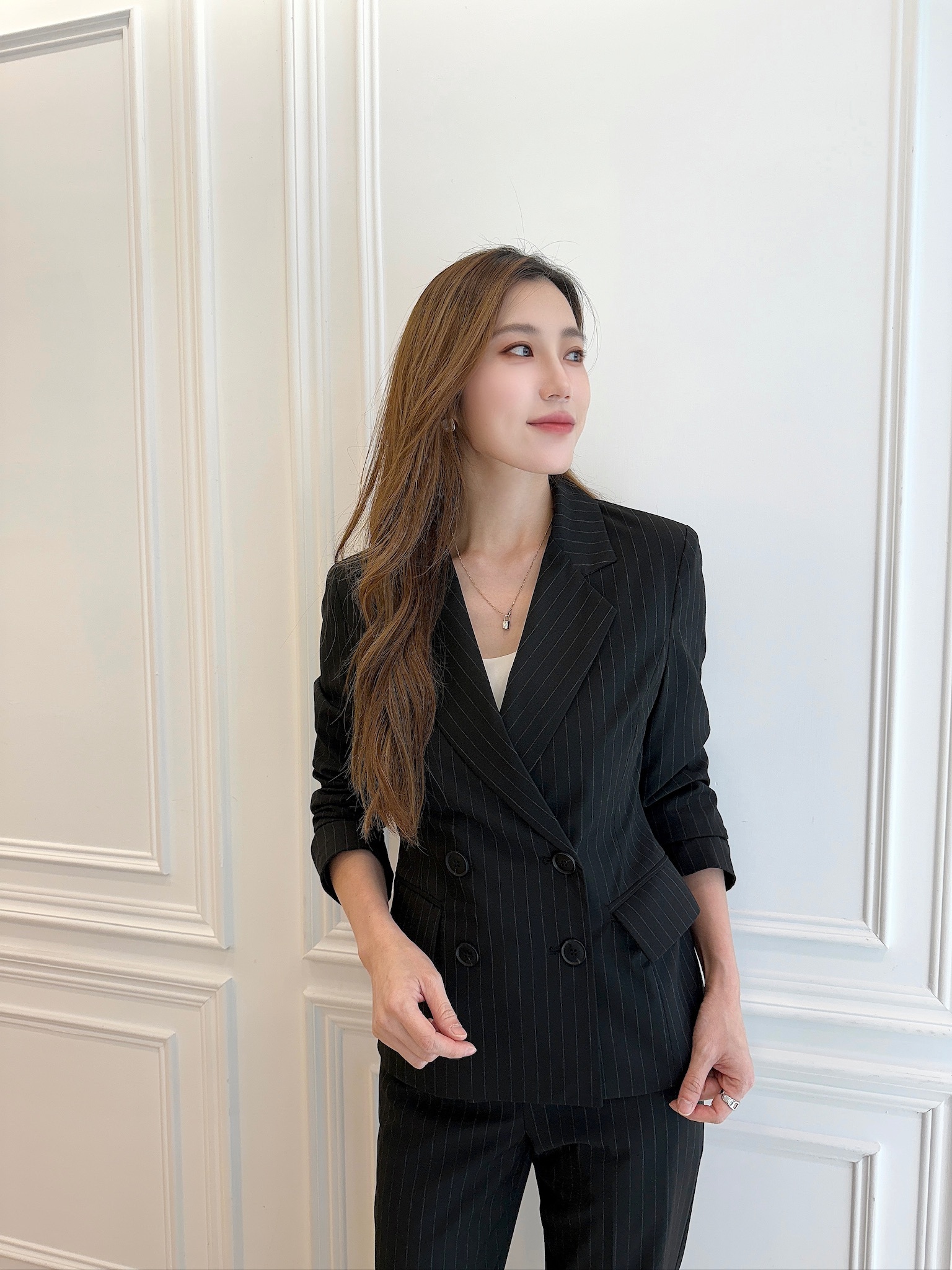 (職場必備)俐落雙排釦線條西裝套裝-黑