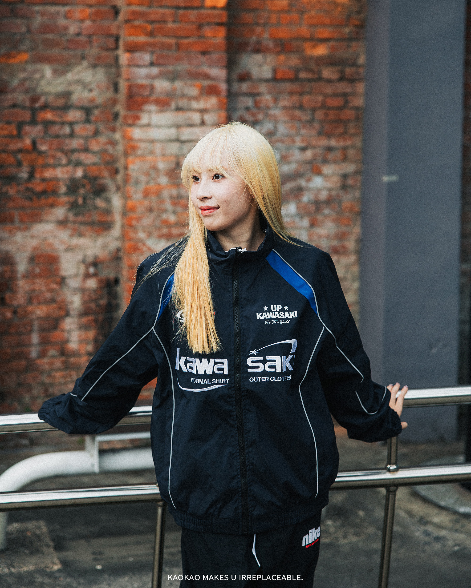 代購-Kawasaki 川崎 美式復古 賽車風 撞色拼接 刺繡字母Logo立領拉鍊夾克外套 男女同款【KS-DXSS1023-YH323X】