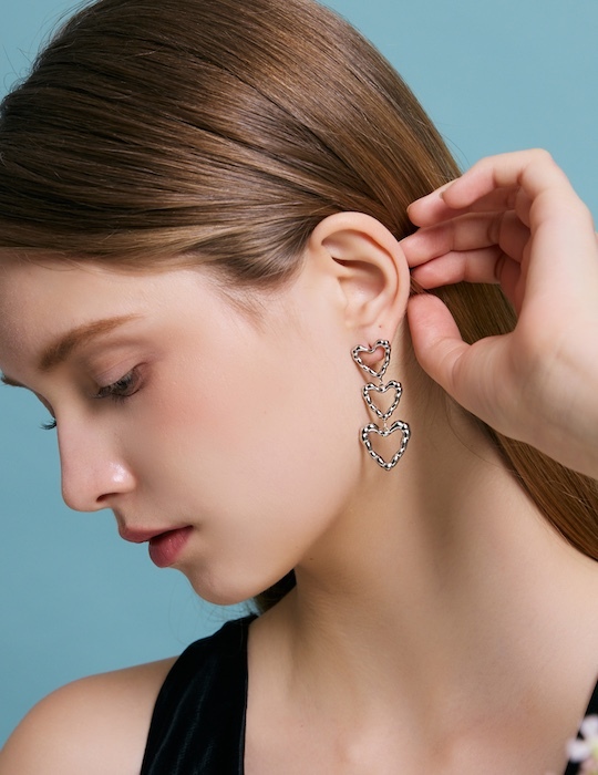 【鈦鋼】心心相扣。針式耳環(銀)