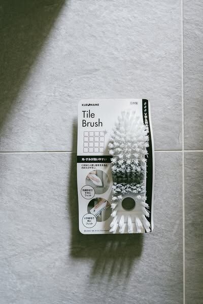 Mameita日本製浴室V型磁磚邊角隙縫刷