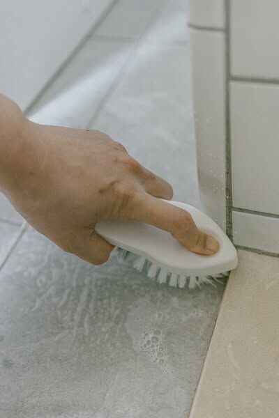 Mameita日本製浴室V型磁磚邊角隙縫刷