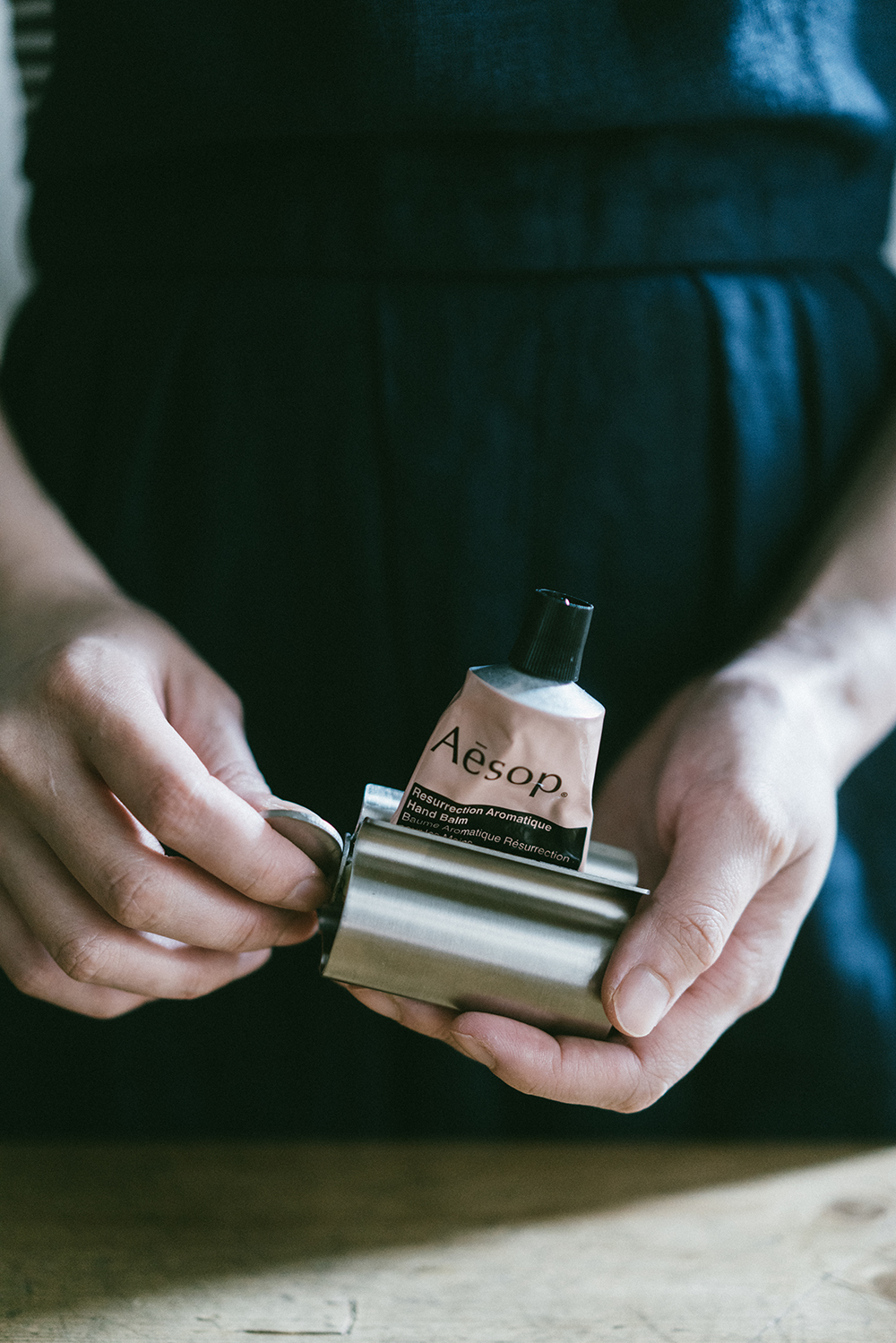 日本DULTON不鏽鋼捲動式牙膏／乳液擠管器