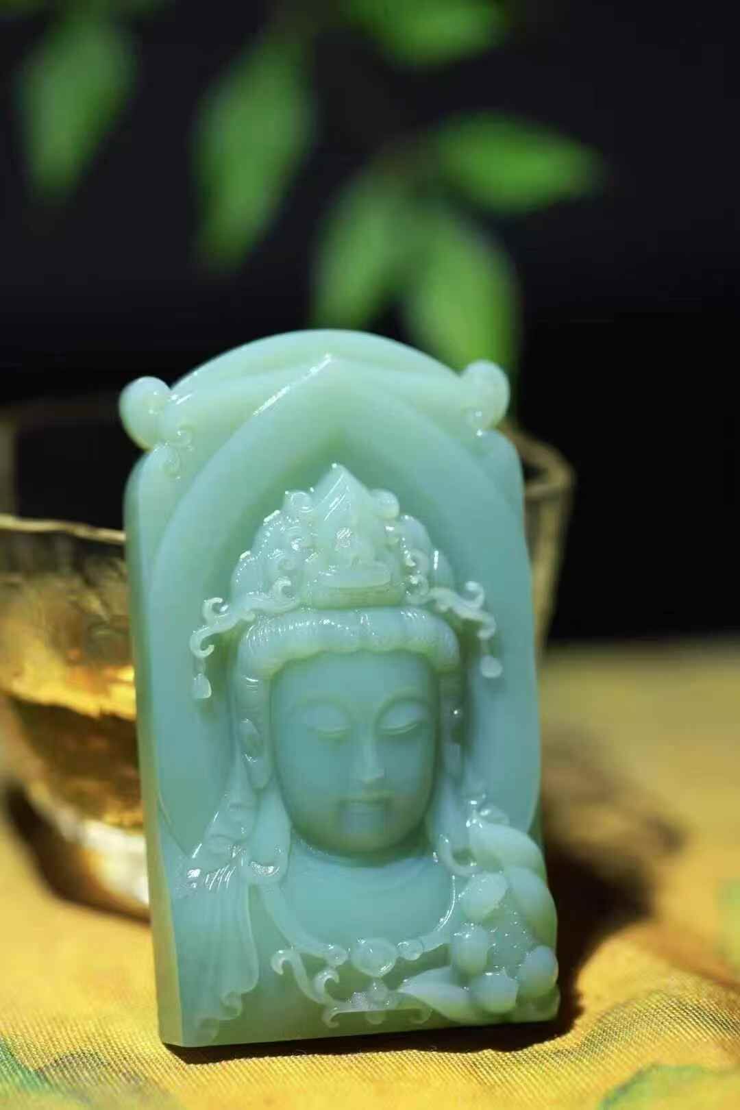 96740 和田玉粉青觀音牌