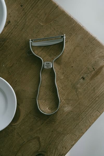 貝印 KAI 18-8不鏽鋼T型斜口削皮器