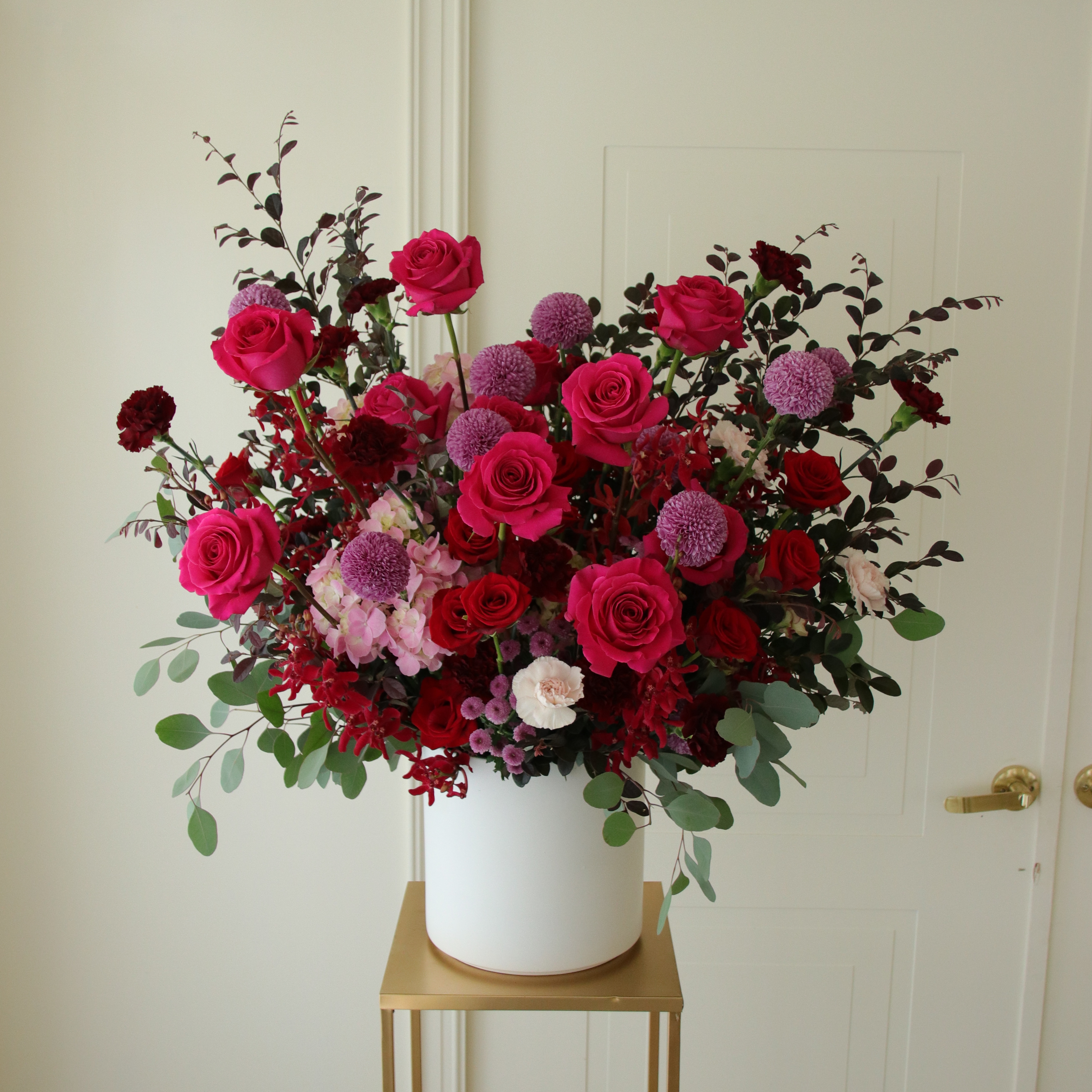 午夜花神 - 桃紅暗紫色系氣派頂級玫瑰鮮花巨大桌花