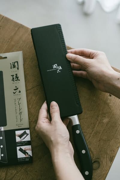 貝印 KAI 日本製關孫六磁吸可攜式刀套