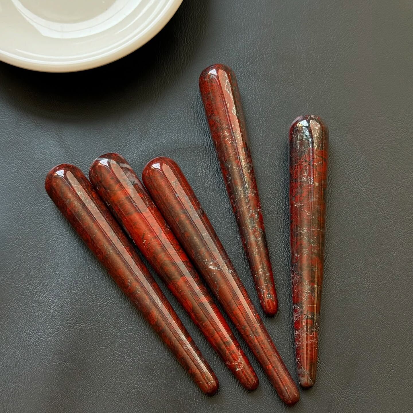 [原石] 紅碧玉共生赤鐵礦 穴道按摩棒 水晶美容儀 水晶按摩棒