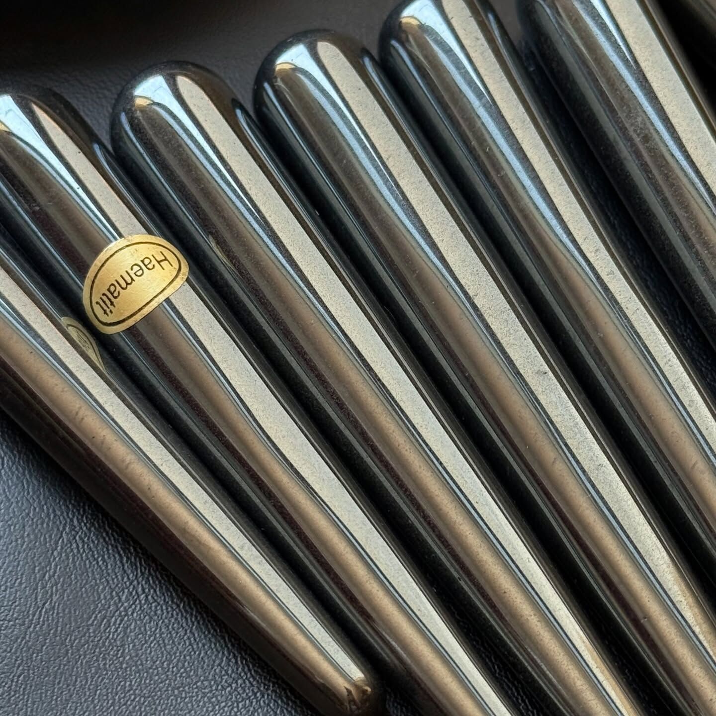 [原石] 赤鐵礦 穴道按摩棒 水晶美容儀 水晶按摩棒