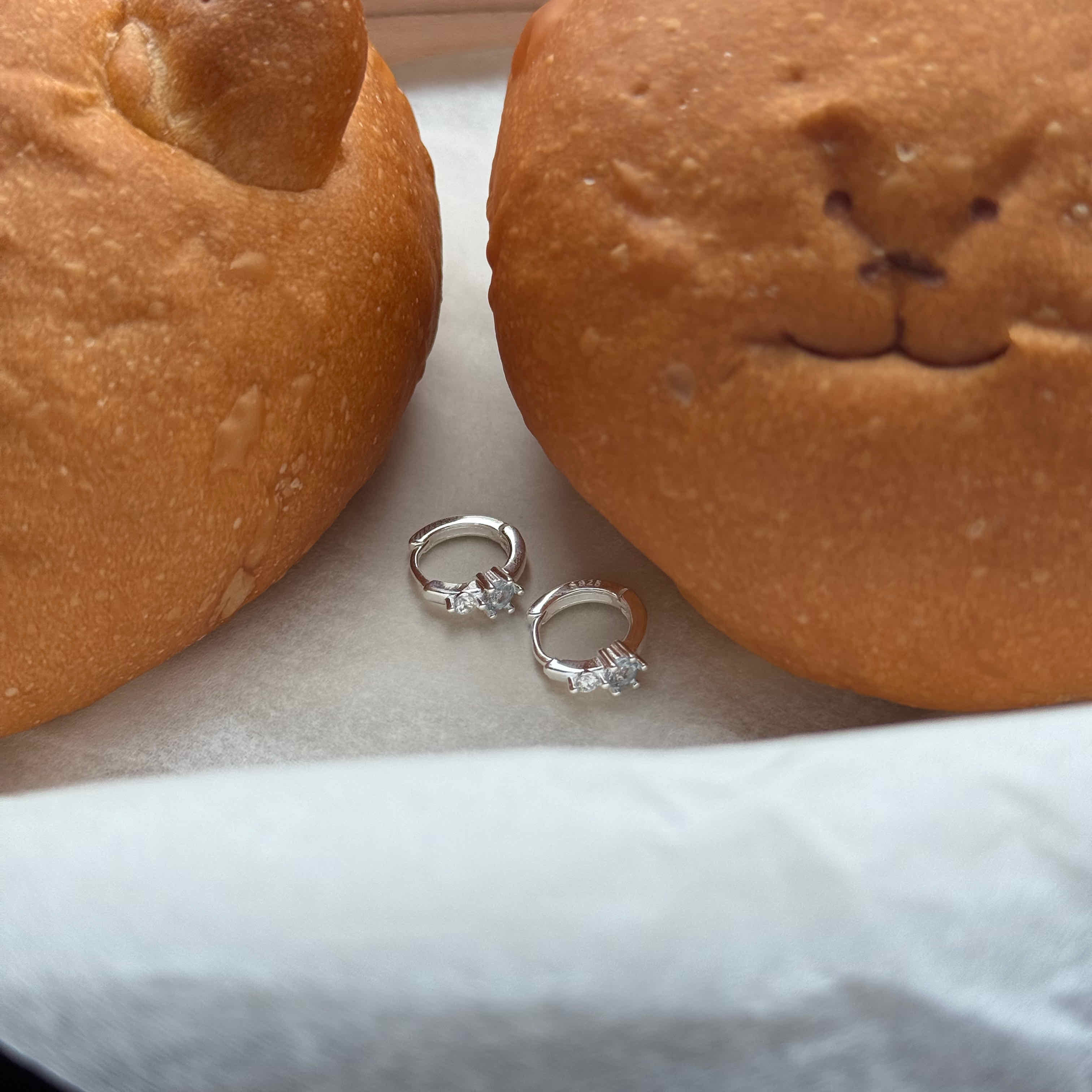 🇰🇷925 silver 透藍寶石易扣耳環