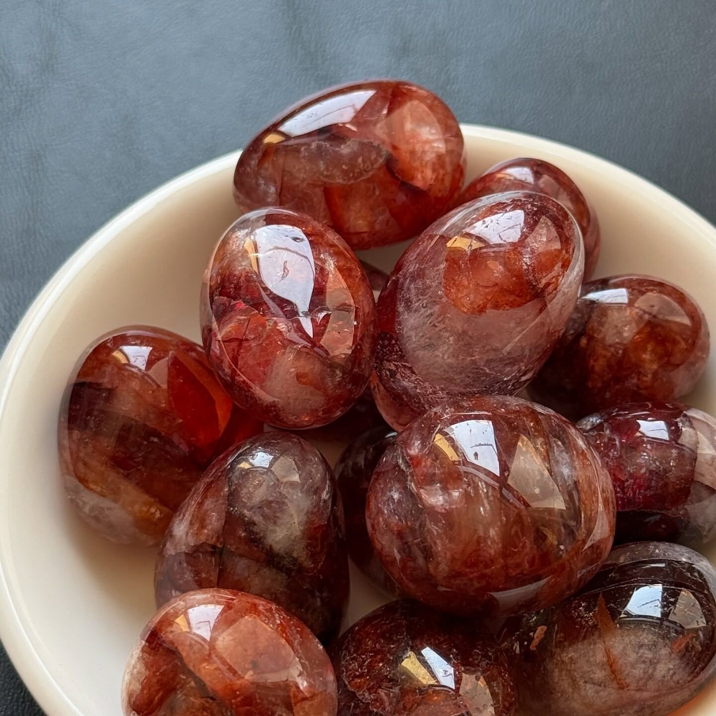 [原石] 紅膠花石英 鴿血紅等級