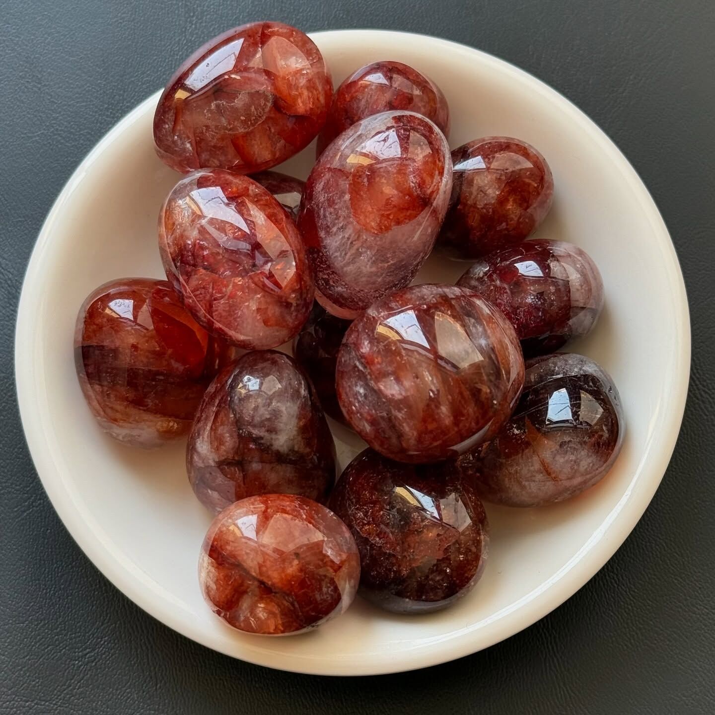 [原石] 紅膠花石英 鴿血紅等級