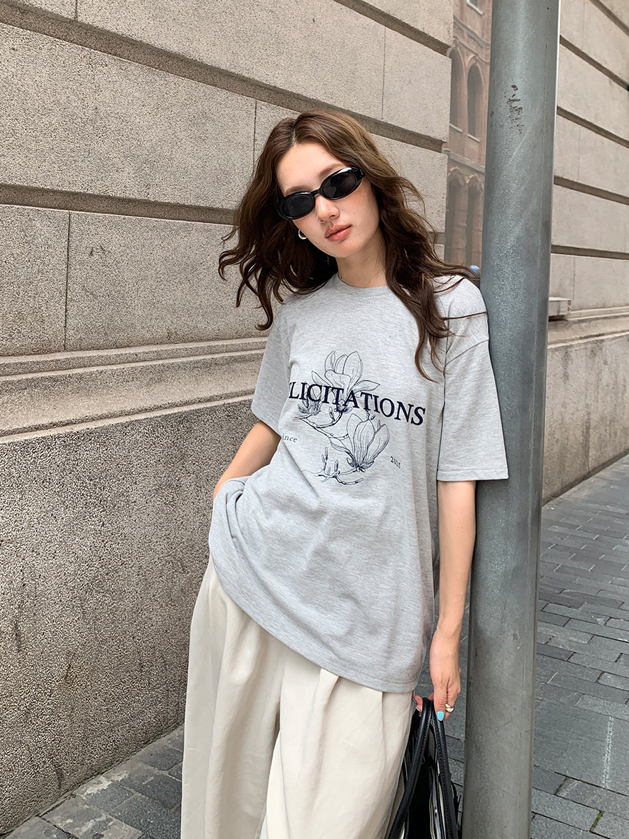 9W13 清新花朵印花字母短棉TEE 四色