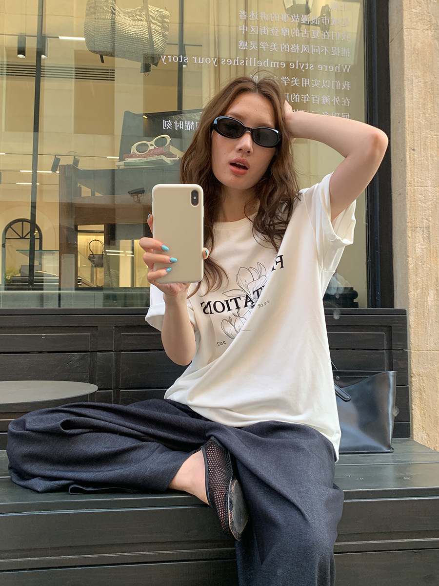 9W13 清新花朵印花字母短棉TEE 四色