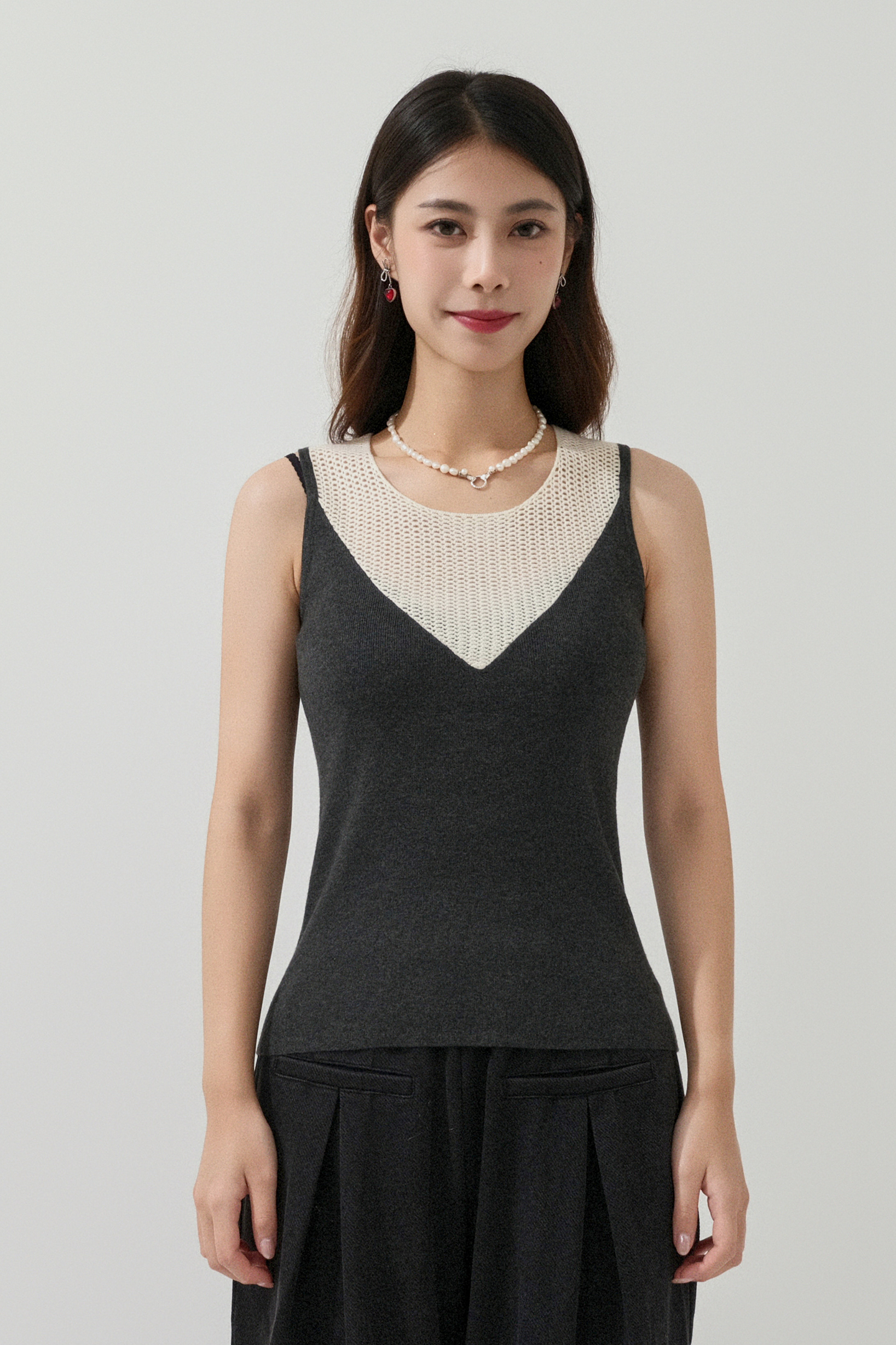 拼色通花領針織背心 (預購產品）