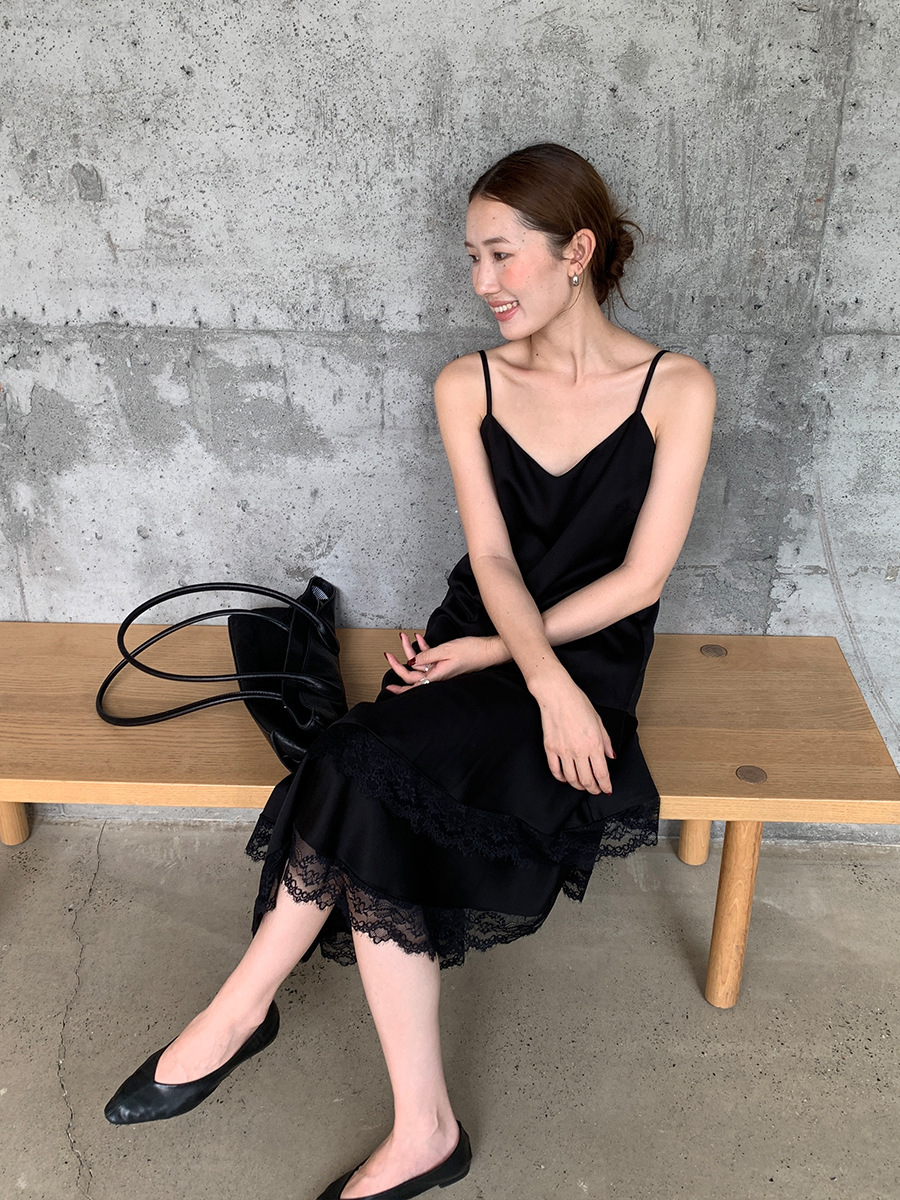 9W09 不規則設計感蕾絲吊帶洋裝 兩色