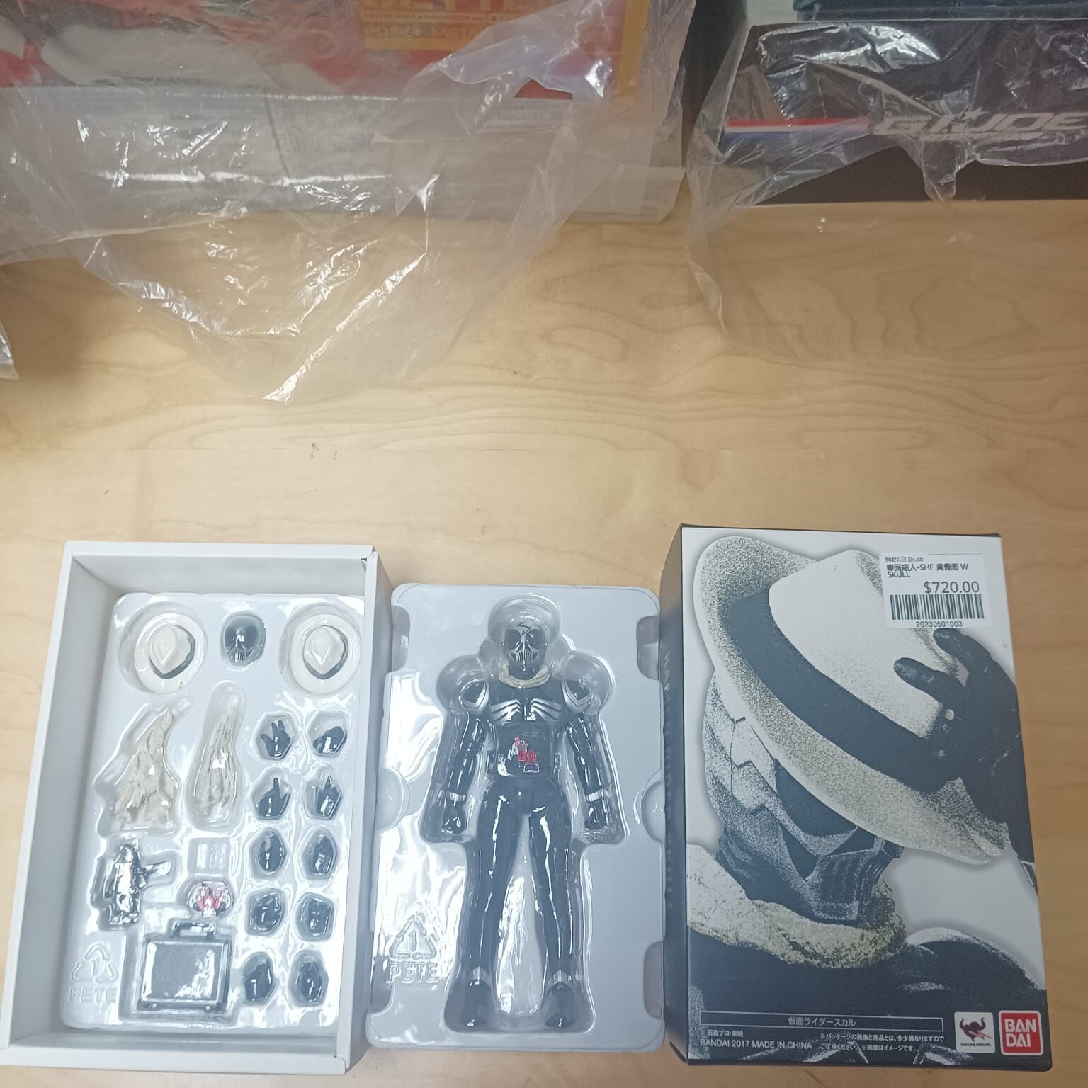 幪面超人-SHF 真骨彫 W SKULL