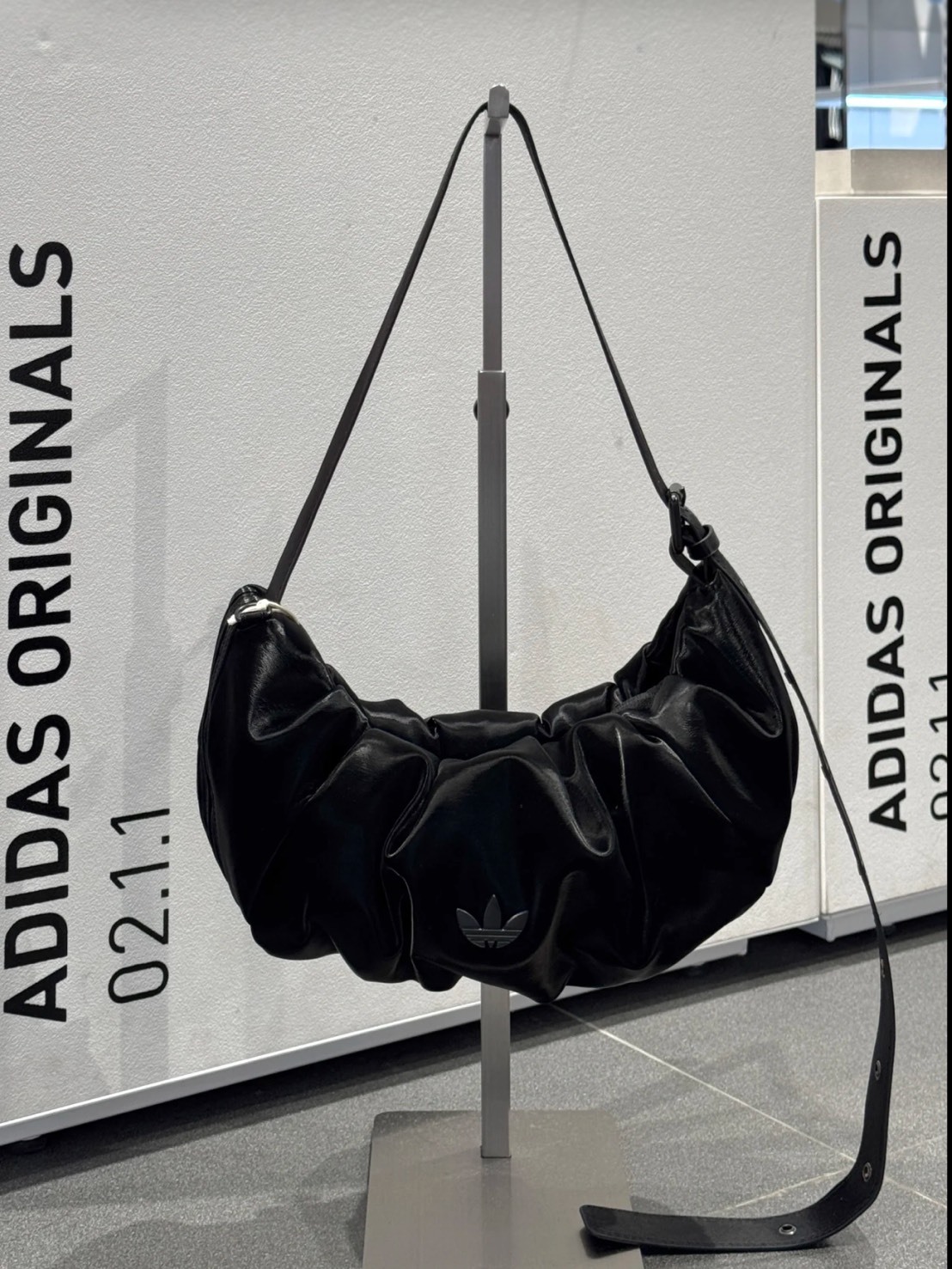 ADIDAS 牛角 雲朵 單肩包 小號