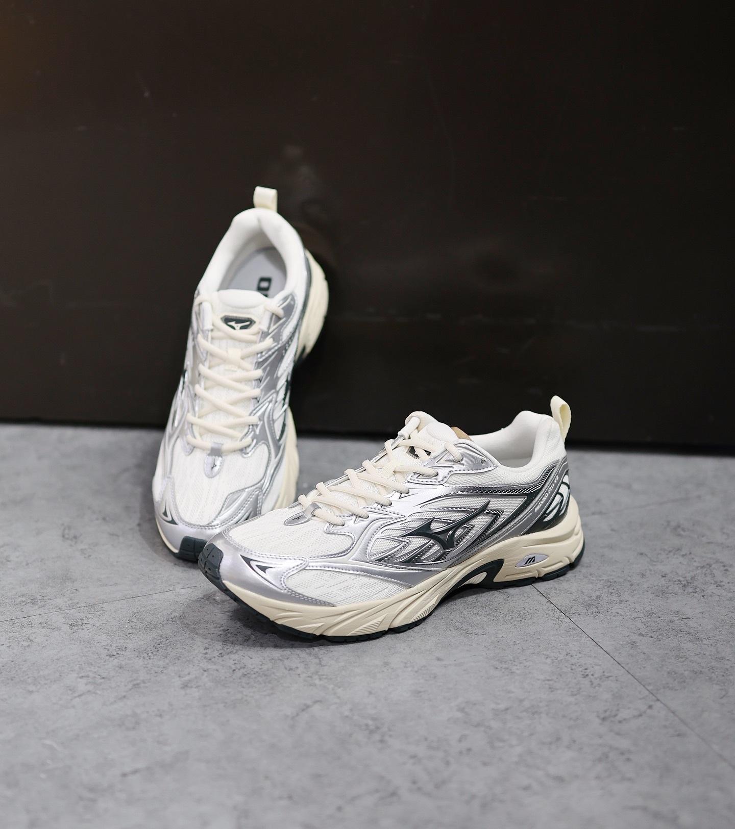 Mizuno FIYI V2 Vintage White Sliver 白銀做舊色 山系 跑鞋 d1gh241511