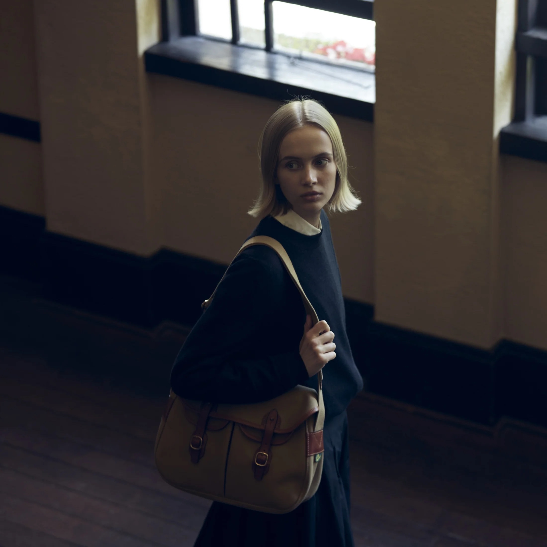 BRADY ARIEL TROUT SMALL 4 COLORS 皮革 帆布 斜背包