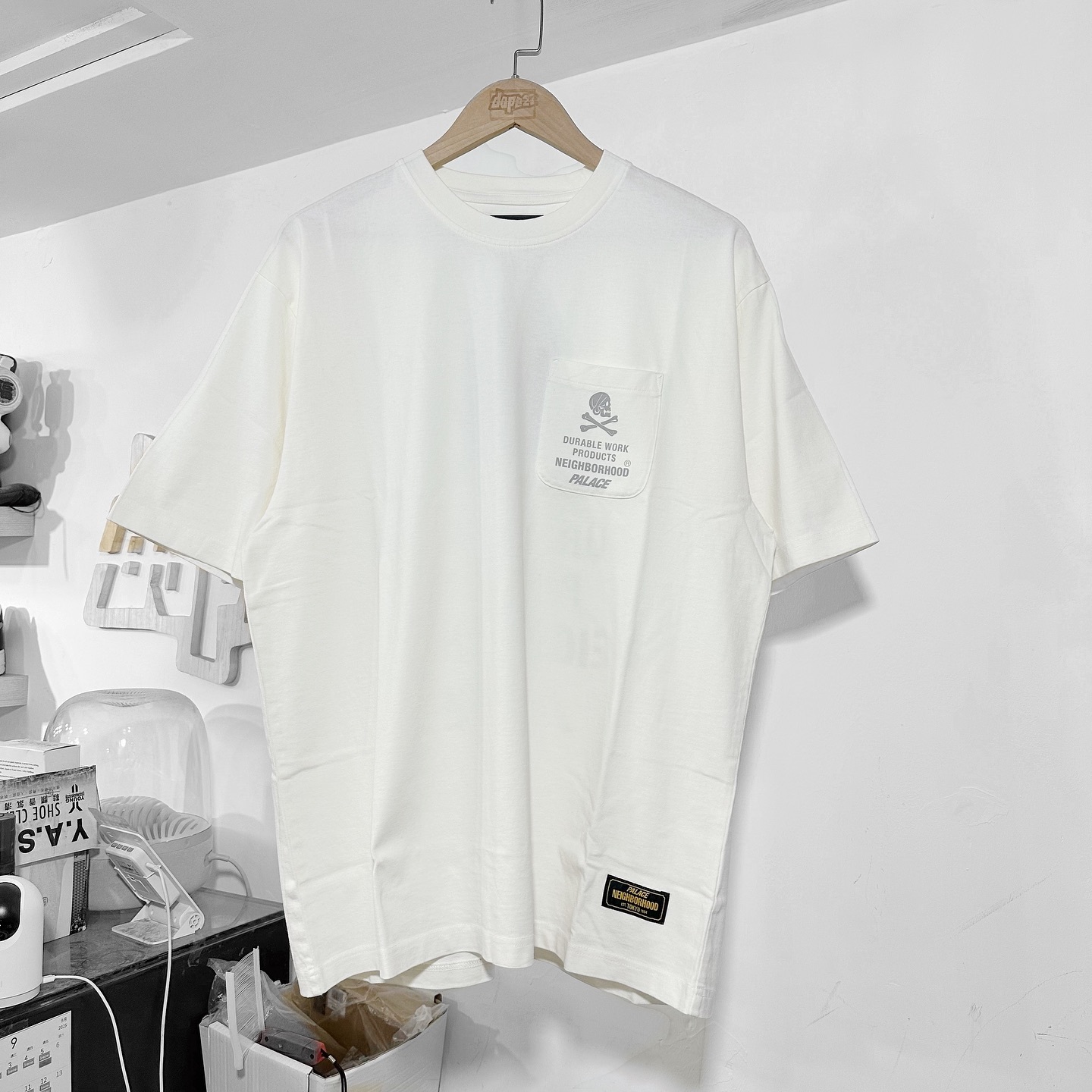 PALACE NEIGHBORHOOD POCKET T-SHIRT  WHITE INDIGO