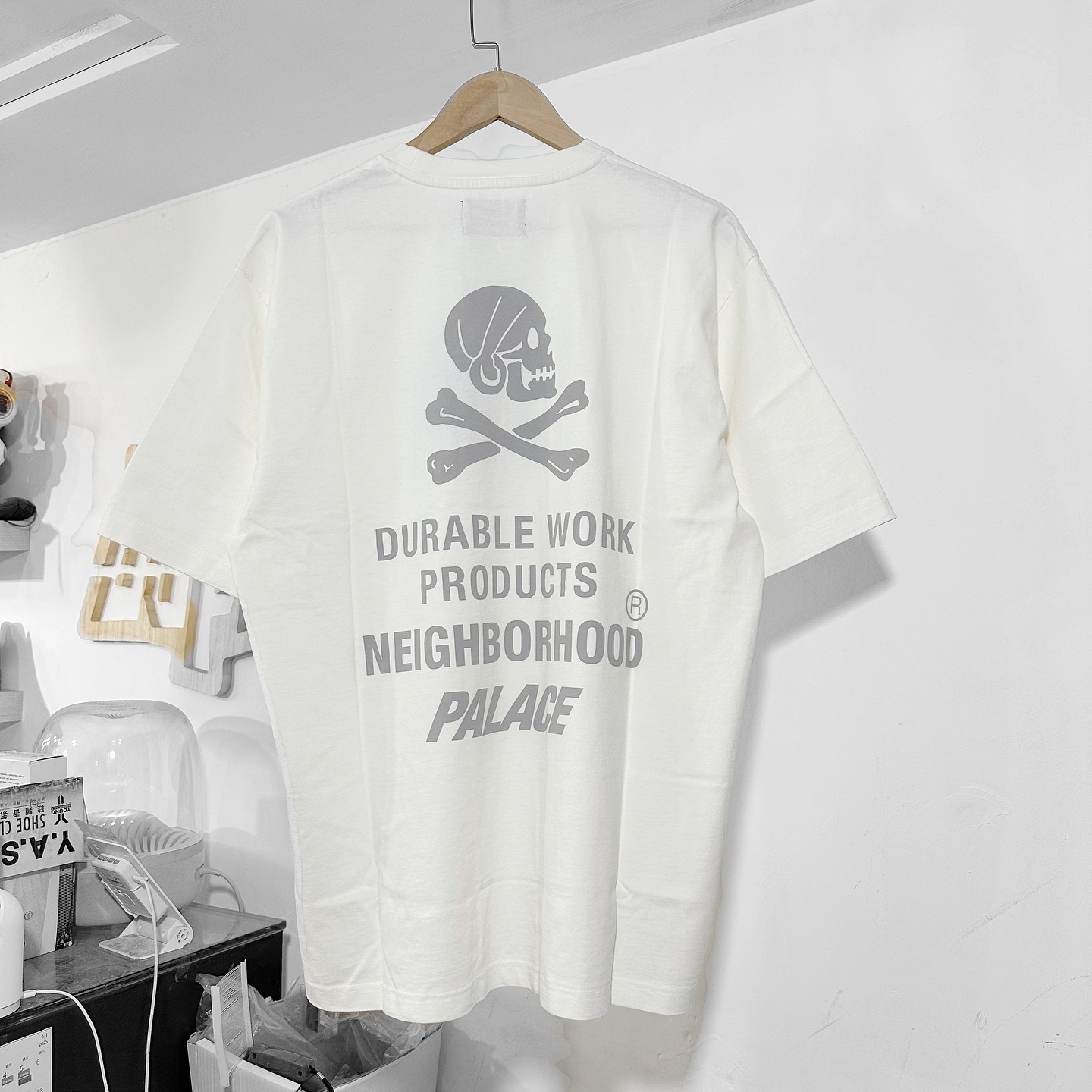 PALACE NEIGHBORHOOD POCKET T-SHIRT  WHITE INDIGO