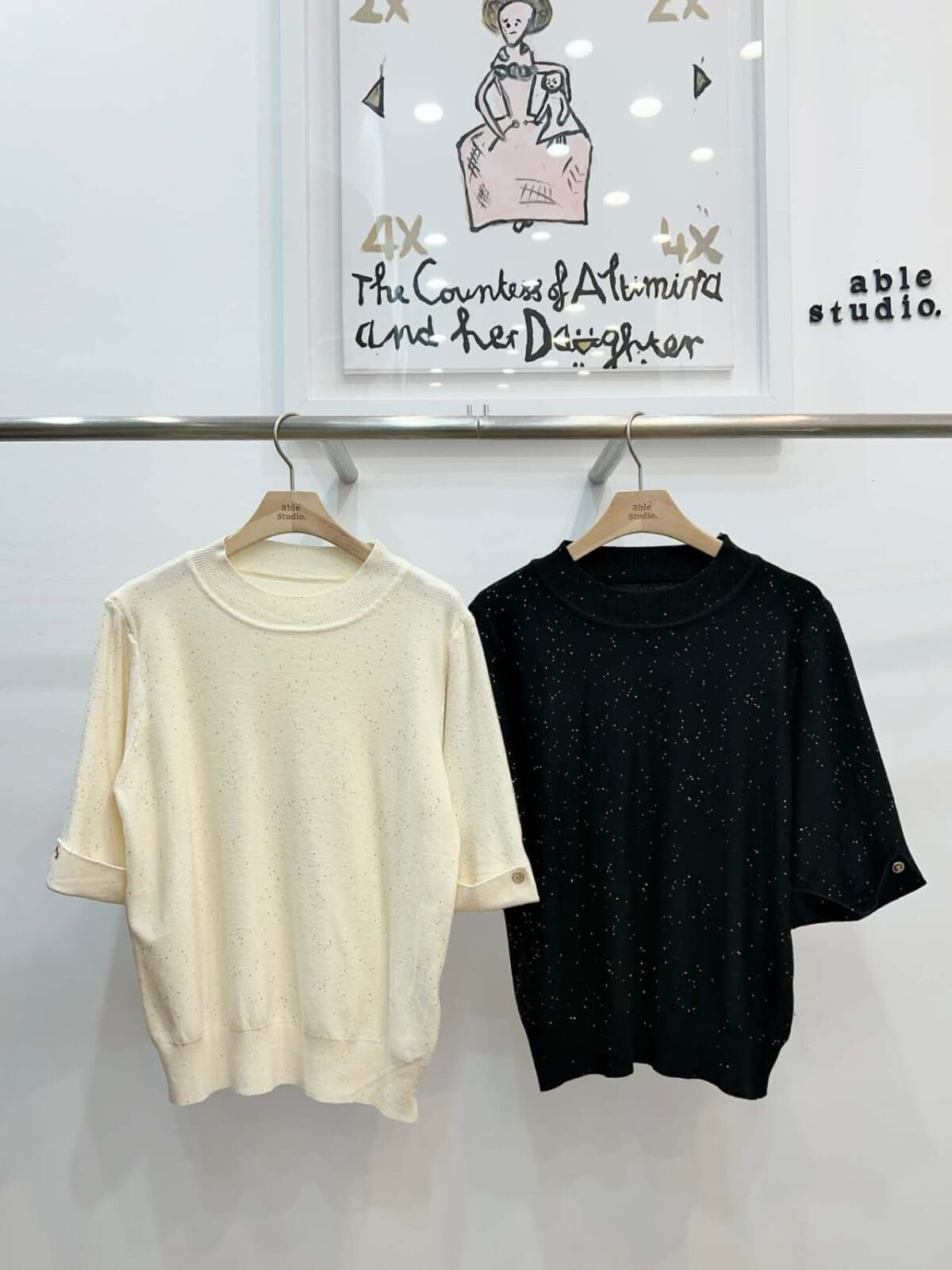 AS5028 鈕扣捲袖口點點圓領上衣