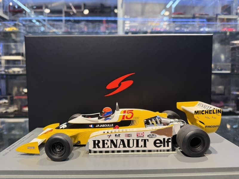 Spark 18S590 Renault RS11 No.15 Winner French GP 1/18