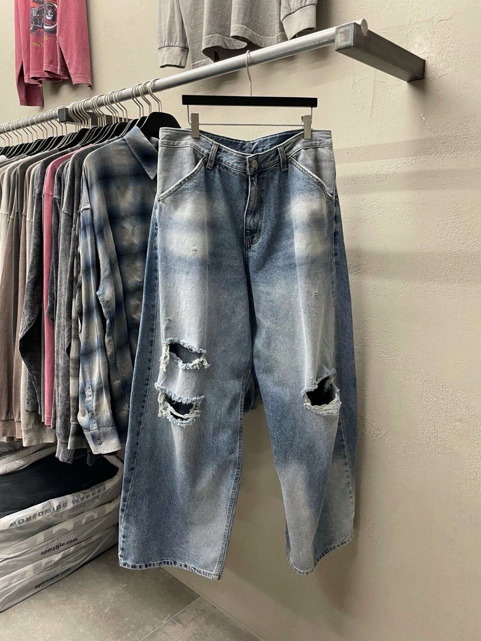 洗水破洞鬆身牛仔褲 ARCHIVE-381P