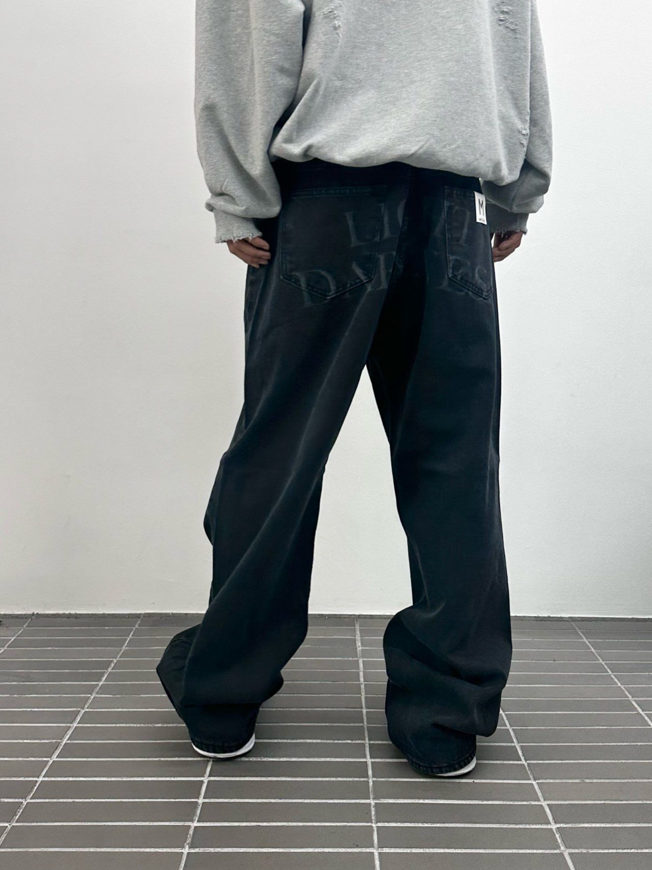 英文字鬆身牛仔褲 WD-183P