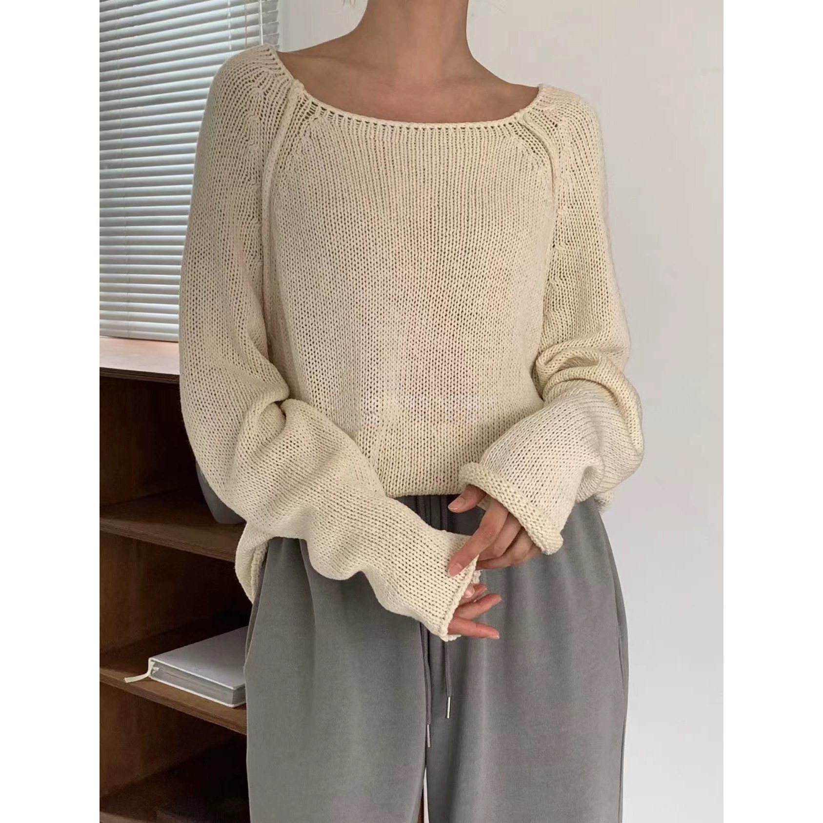 9W04 慵懶大圓領鏤空針織上衣 兩色