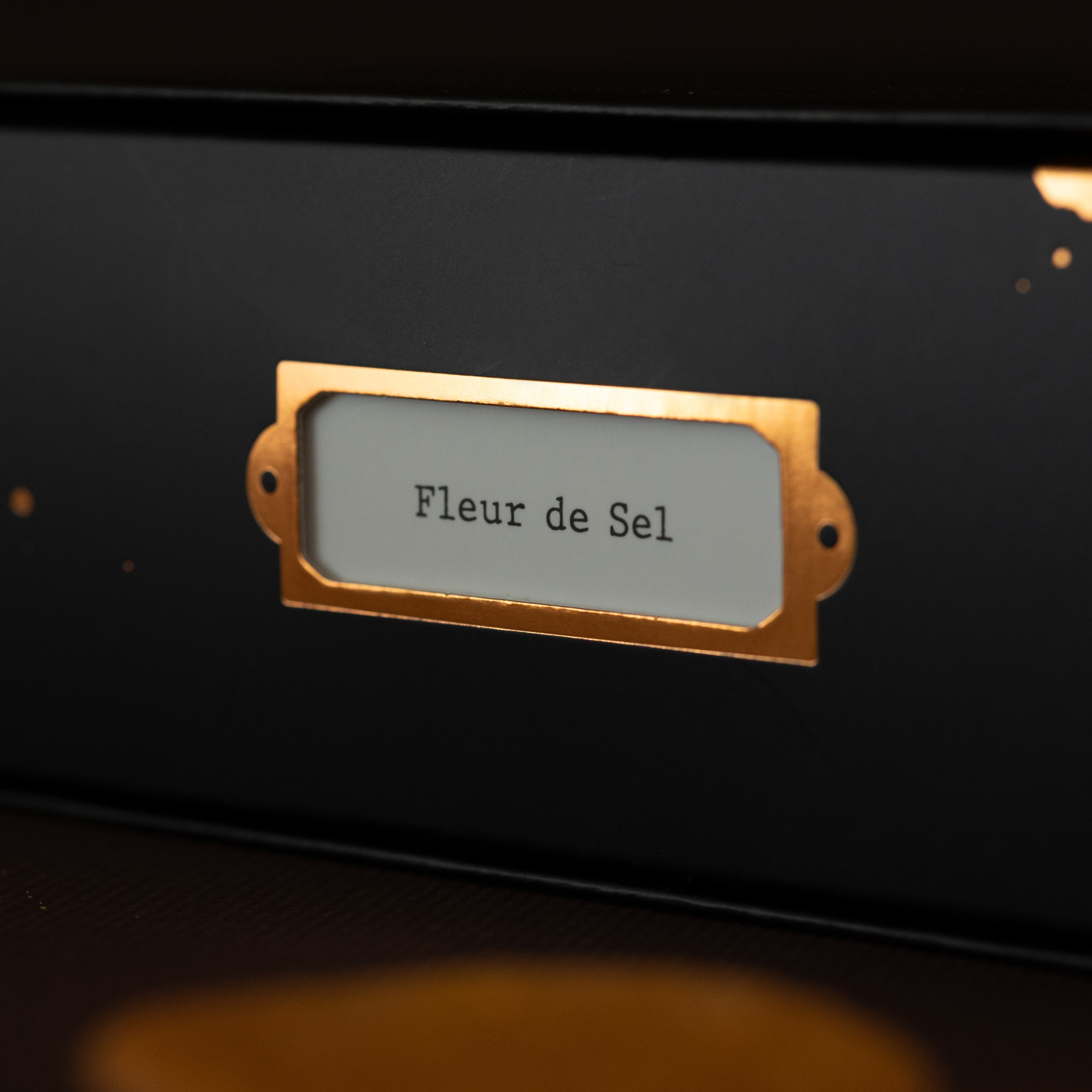 【兩件折50元】《第70號禮盒》鹽之花可可奶霜夾心 (10入)