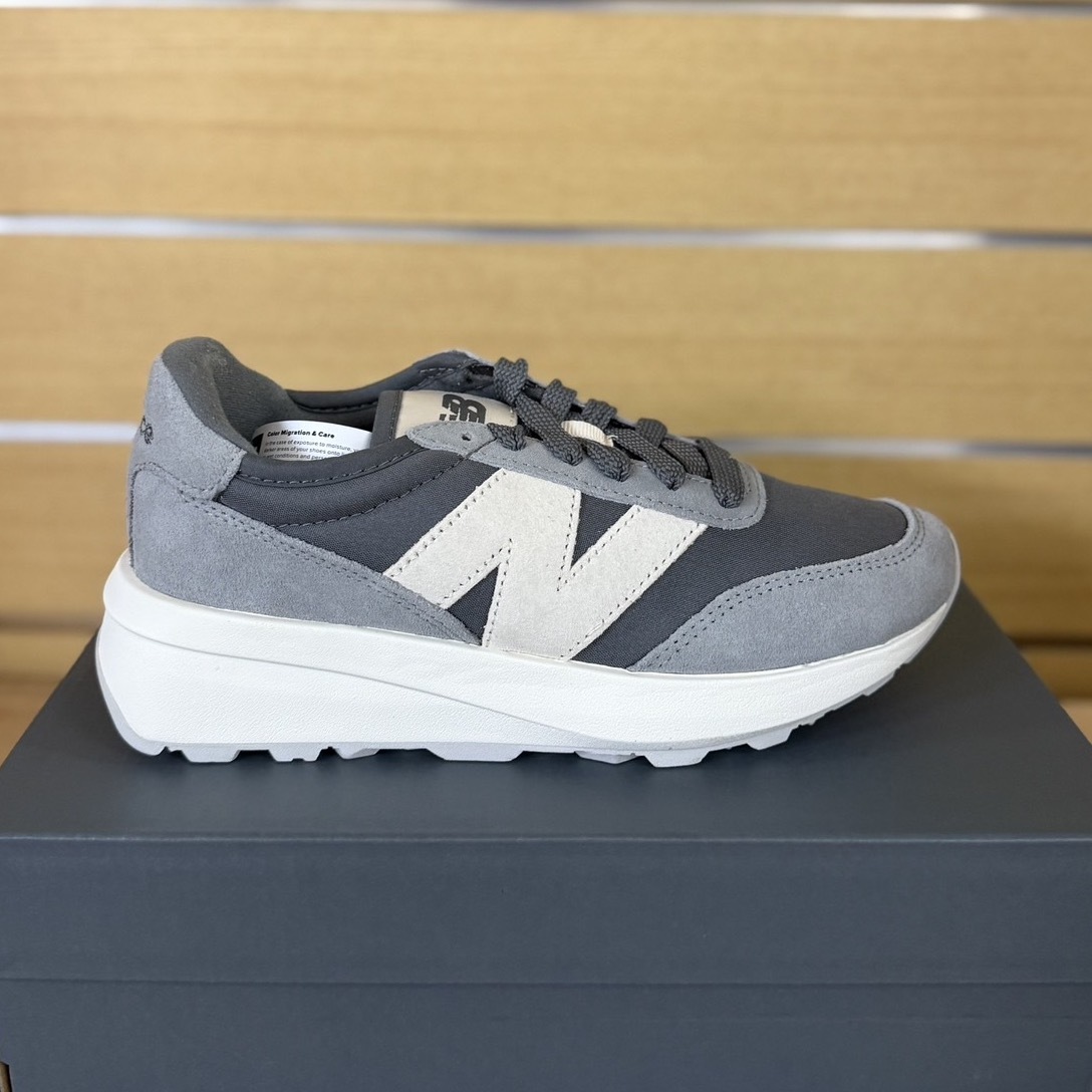 New Balance U370 芝麻奶灰