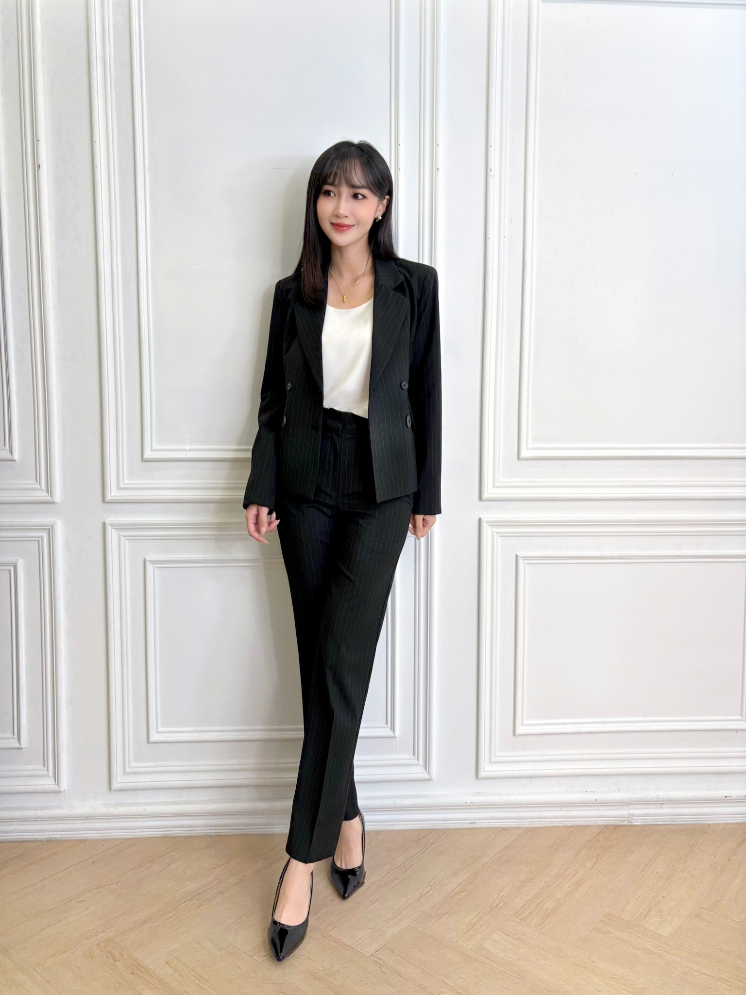(職場必備)俐落雙排釦線條西裝套裝-黑