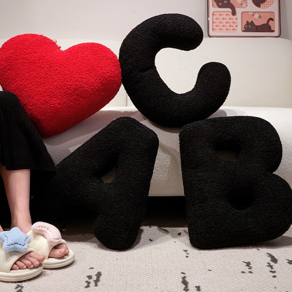 派對裝飾用英文字母抱枕