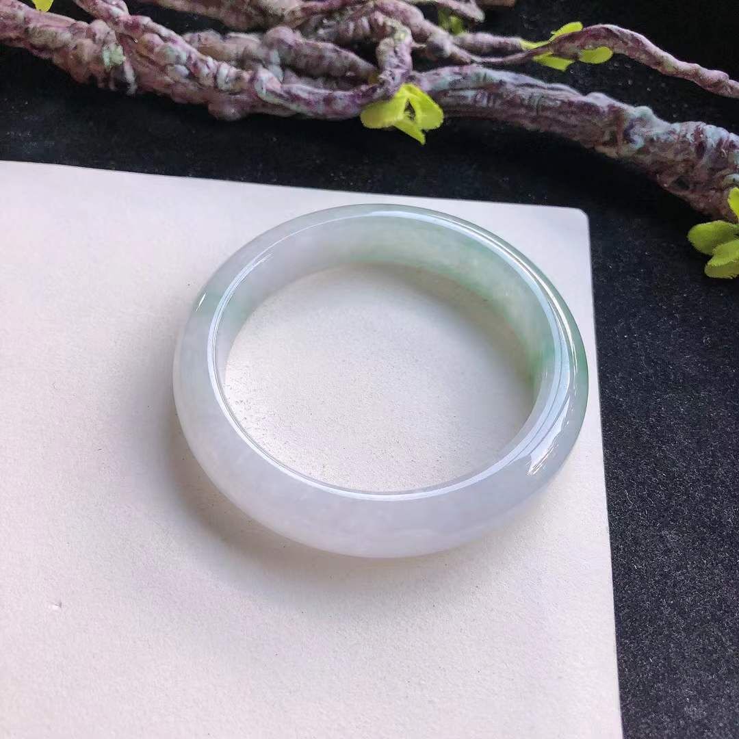 9122634 58mm冰糯種飄綠正圈翡翠手鐲 (56-58)
